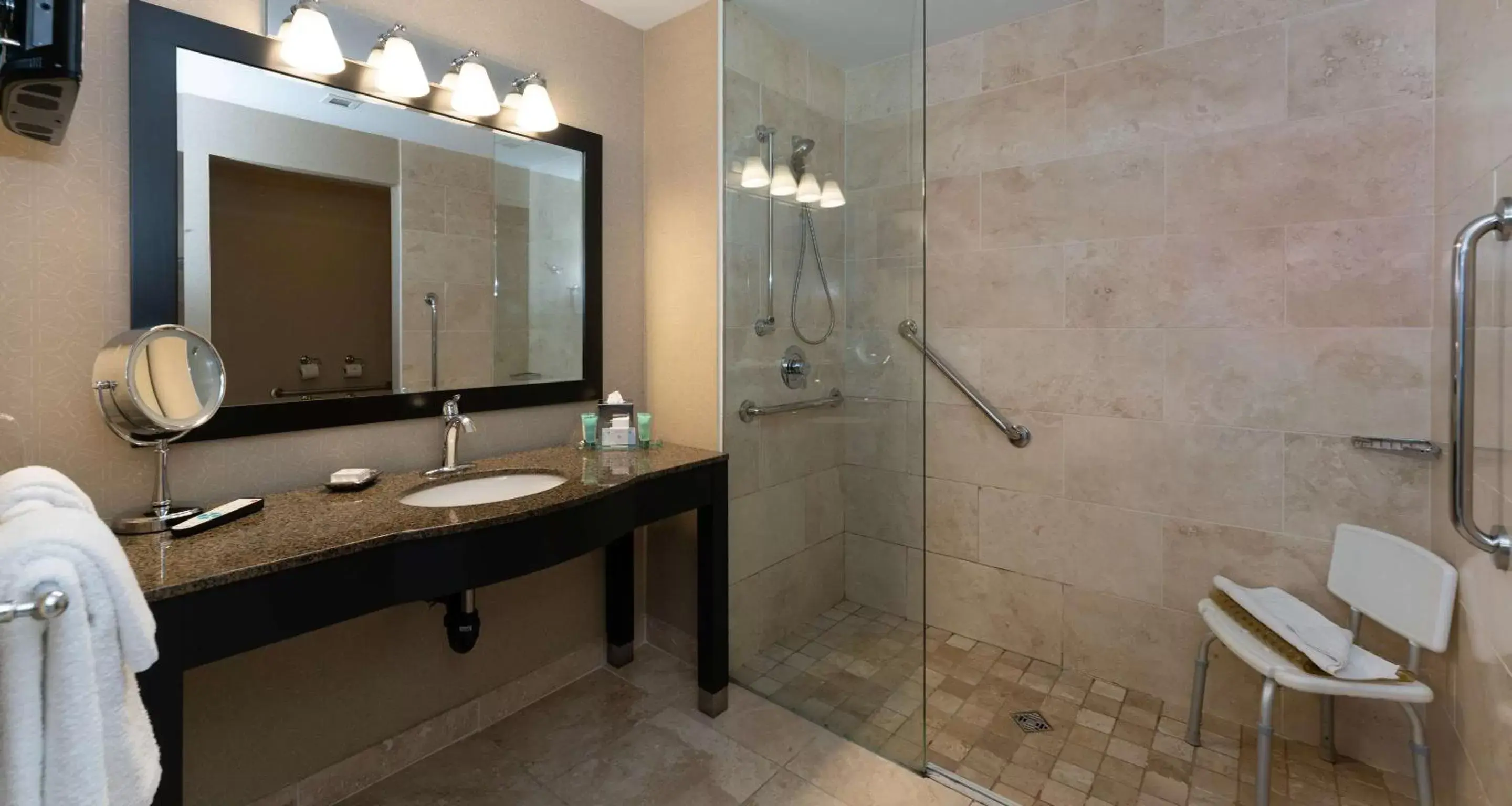 Bathroom in Prestige Oceanfront Resort, WorldHotels Luxury