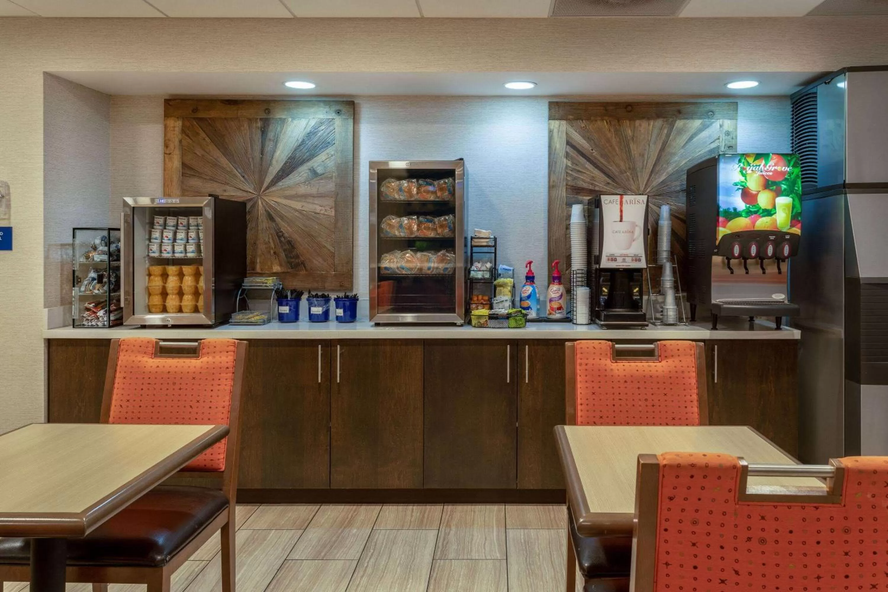 Breakfast in Days Inn & Suites by Wyndham Denver International Airport