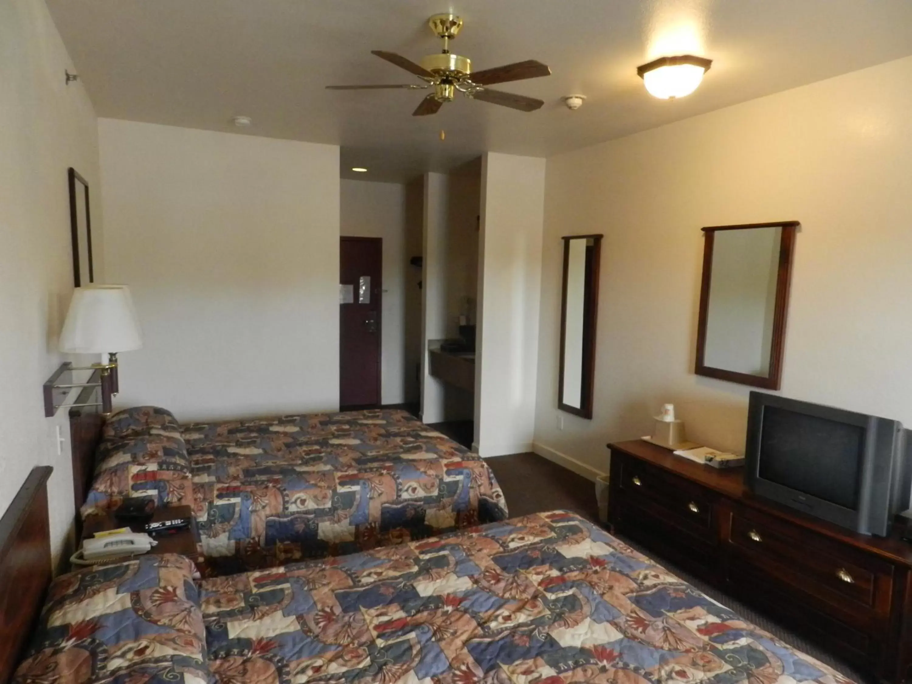 Queen Room with Two Queen Beds - Smoking in Super 8 by Wyndham St. Louis Airport