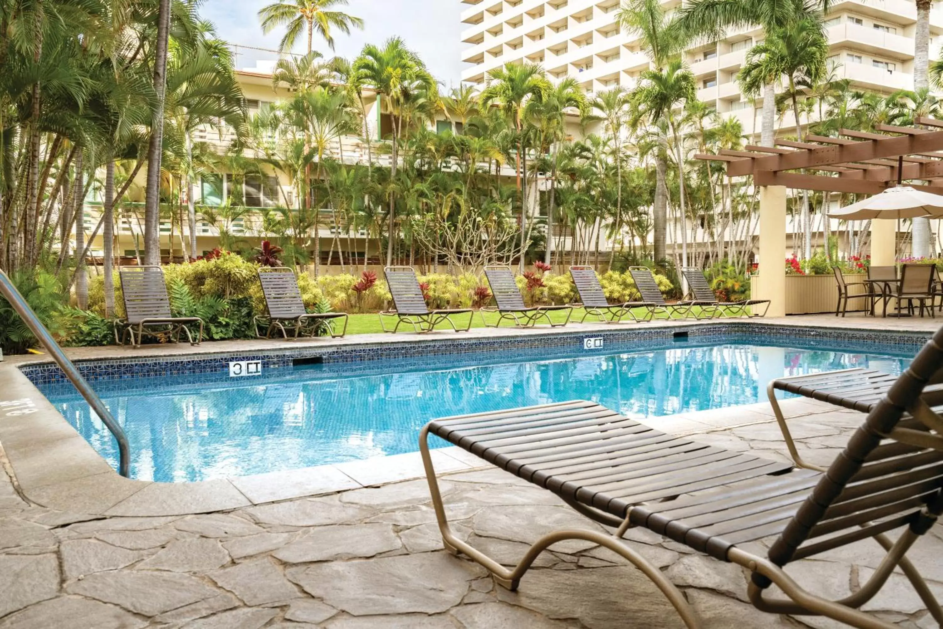Swimming Pool in Wyndham Vacation Resorts Royal Garden at Waikiki