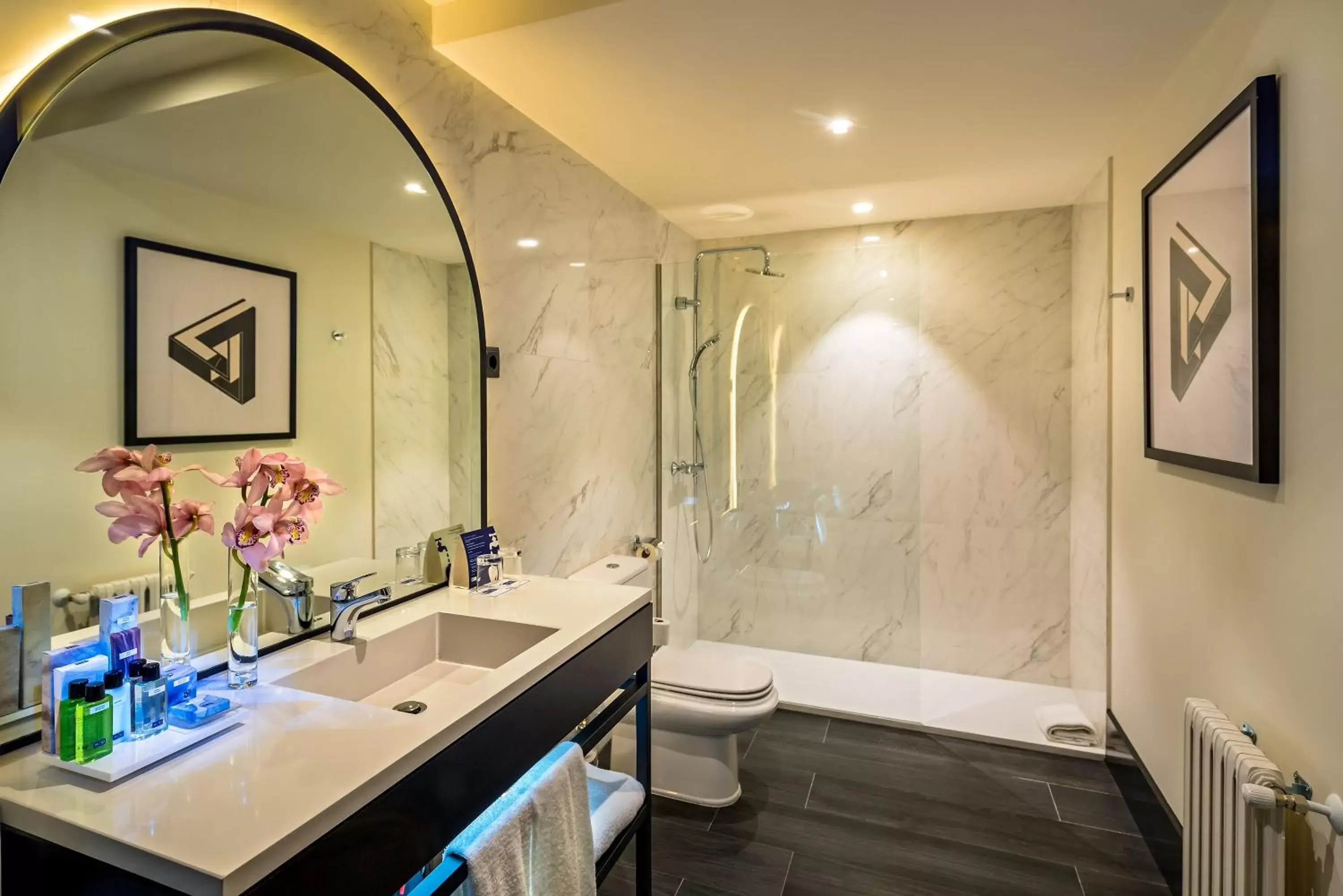 Bathroom in H10 Puerta de Alcalá 4 Sup Bathroom in H10 Puerta de Alcalá 4 Sup