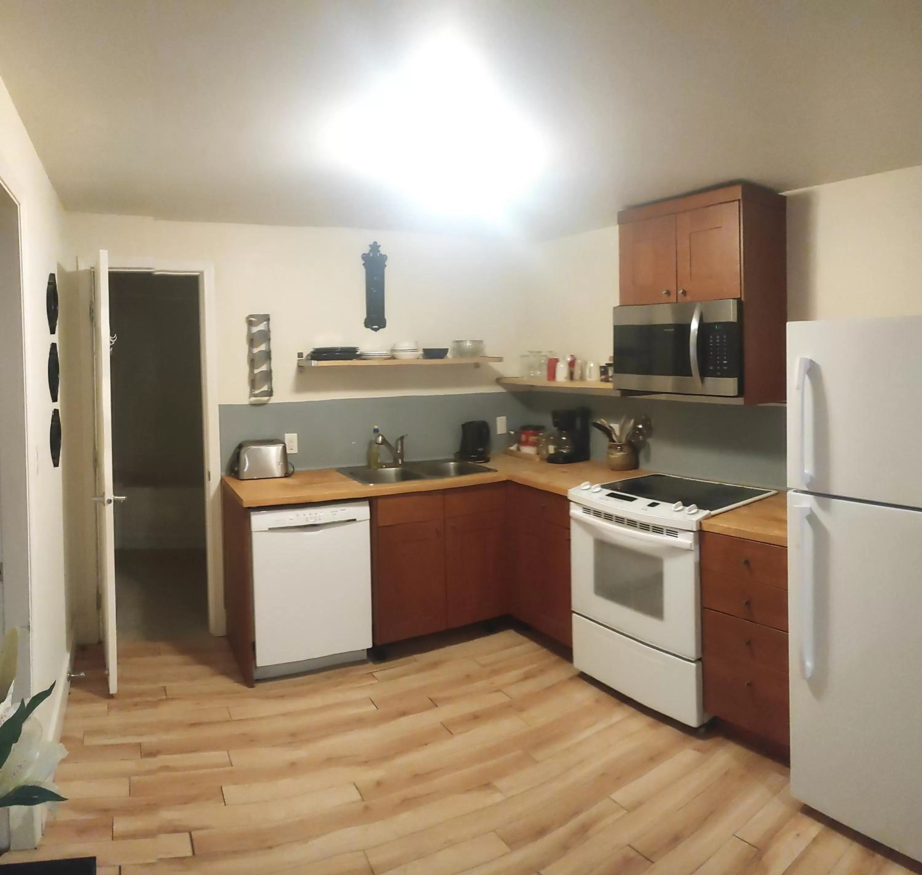 Black Rooster Guesthouse