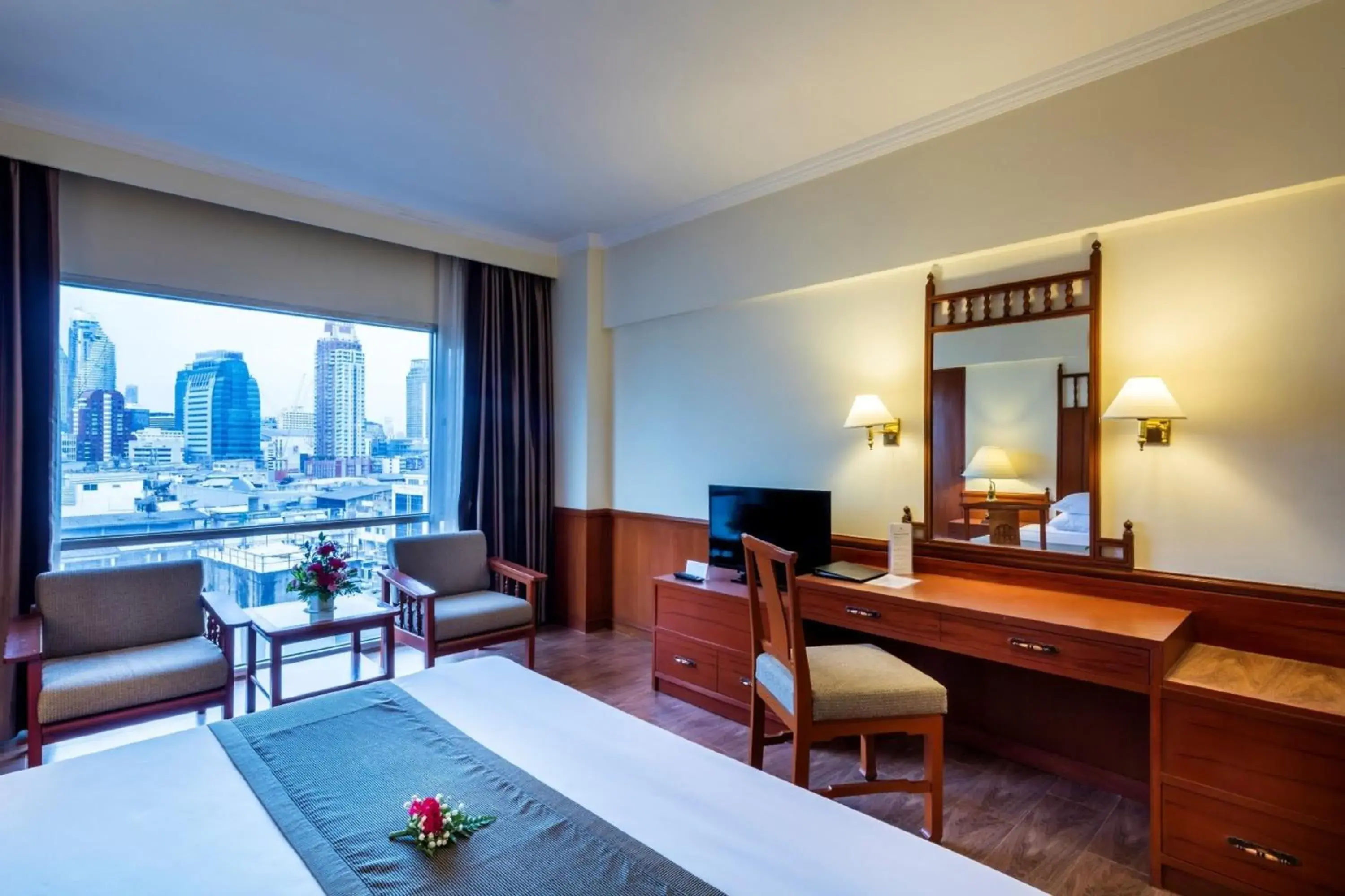 Bedroom in Bangkok Palace Hotel