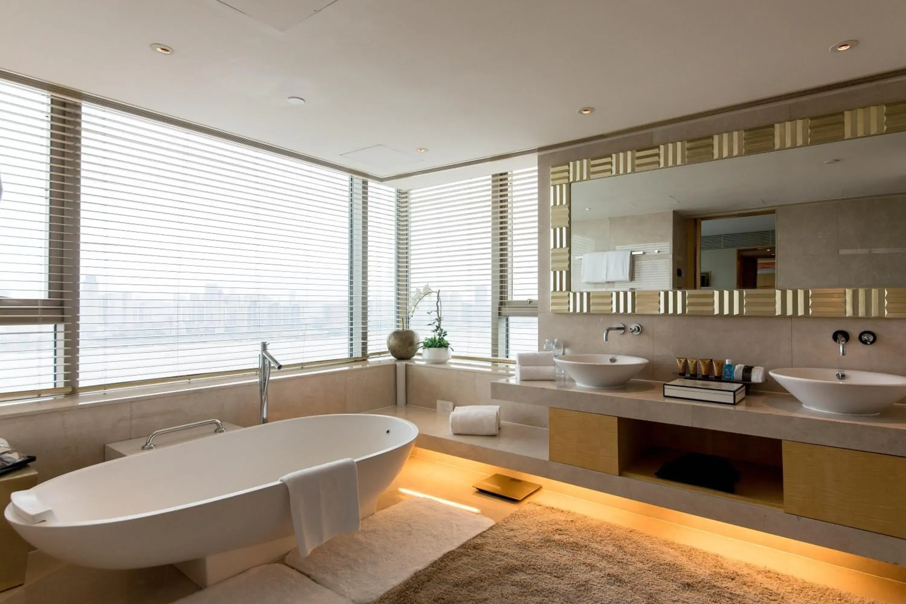 Bathroom in Marco Polo Wuhan Hotel