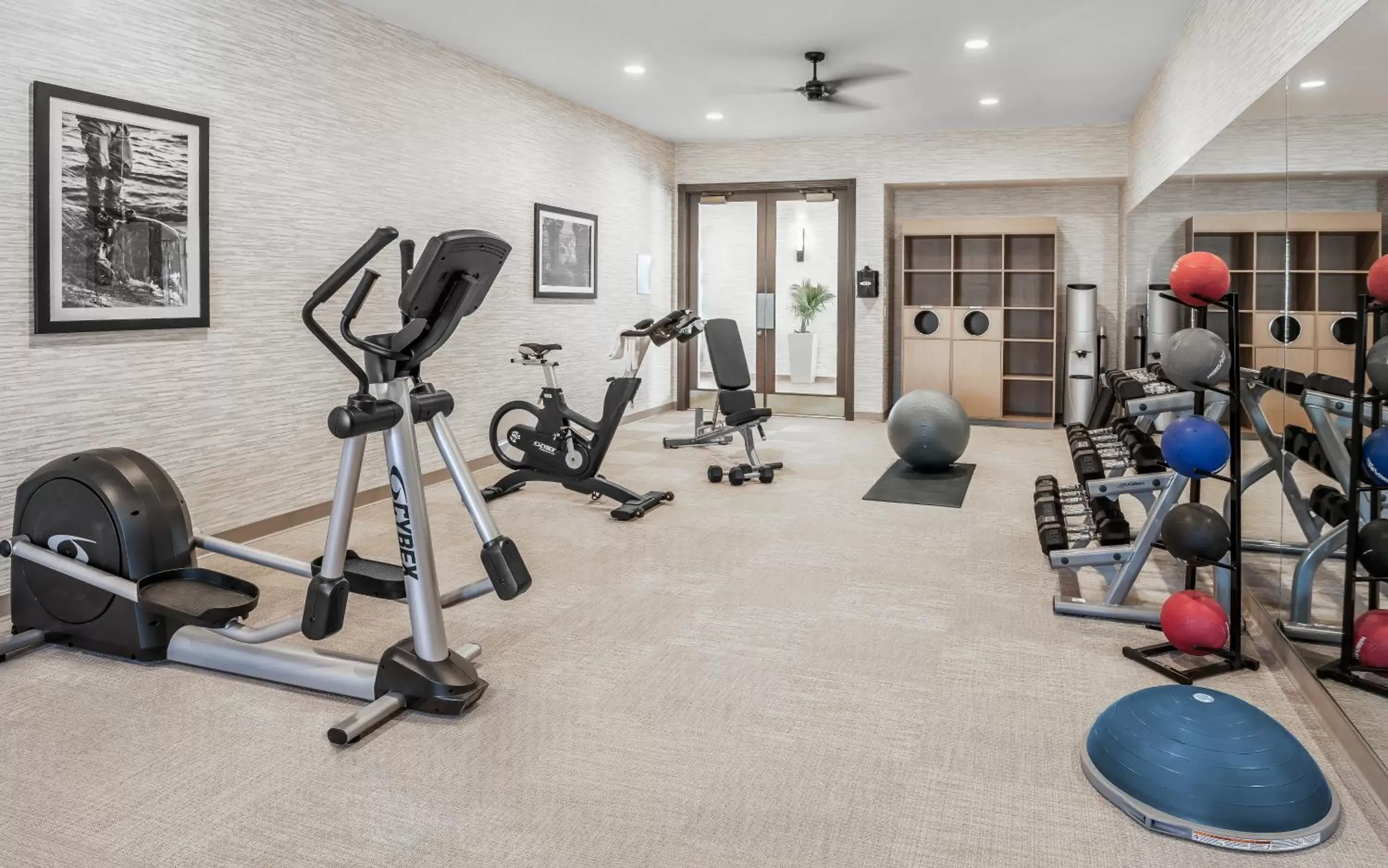 Fitness centre/facilities, Fitness Center/Facilities in Beachfront Inn