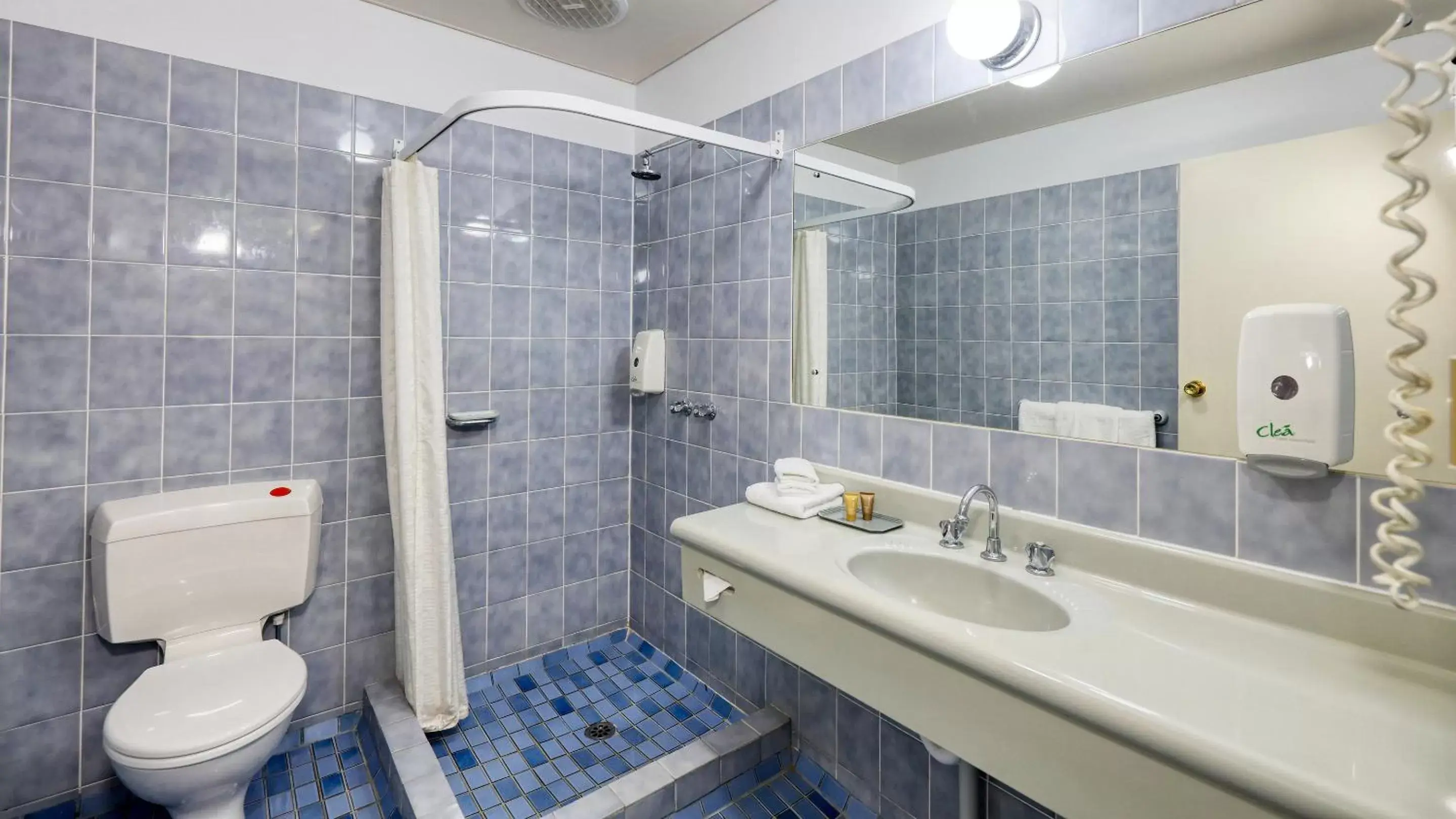 Shower, Bathroom in Sunrise Devonport