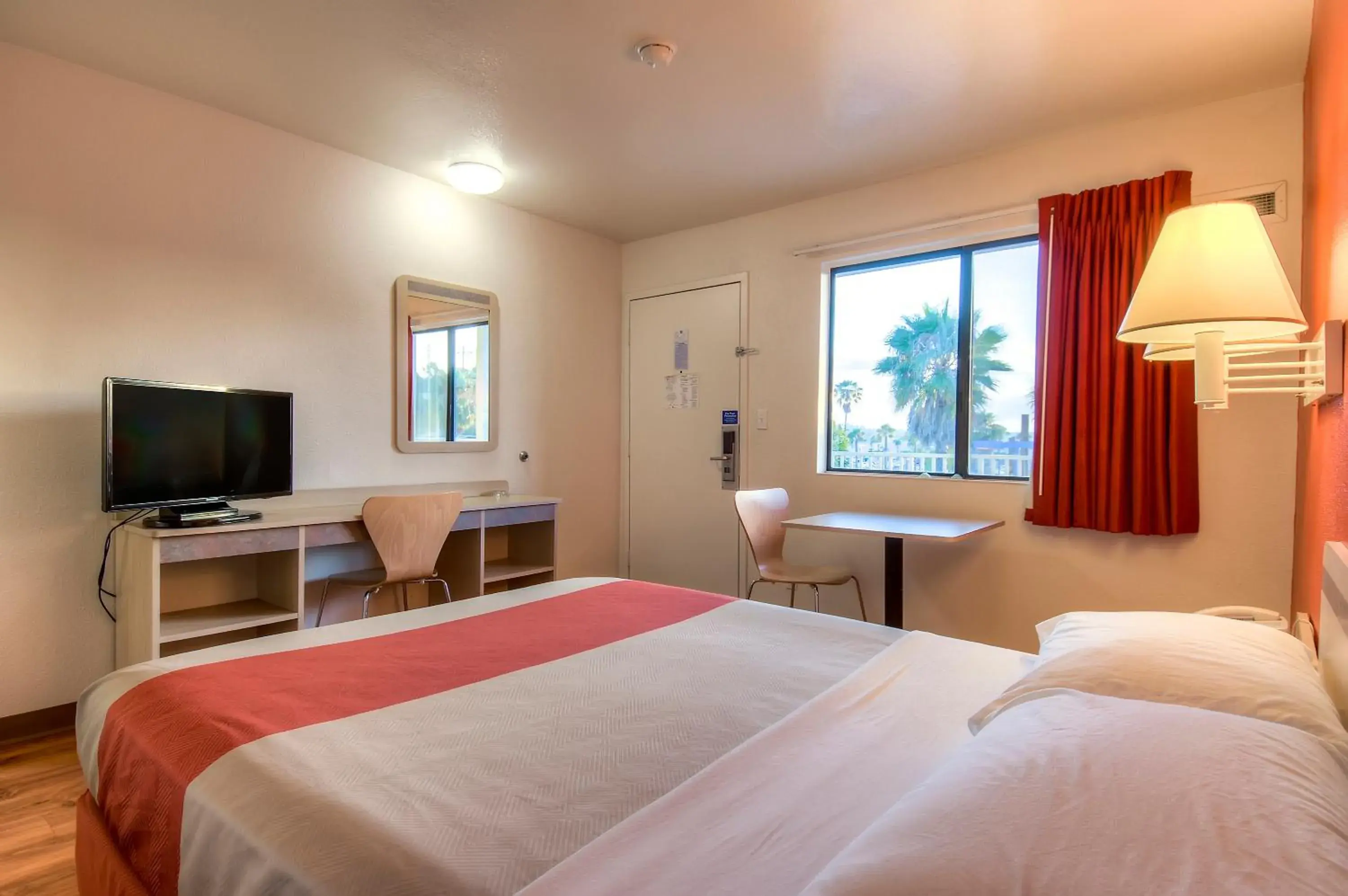 Bedroom, Bed in Motel 6-Oceanside, CA