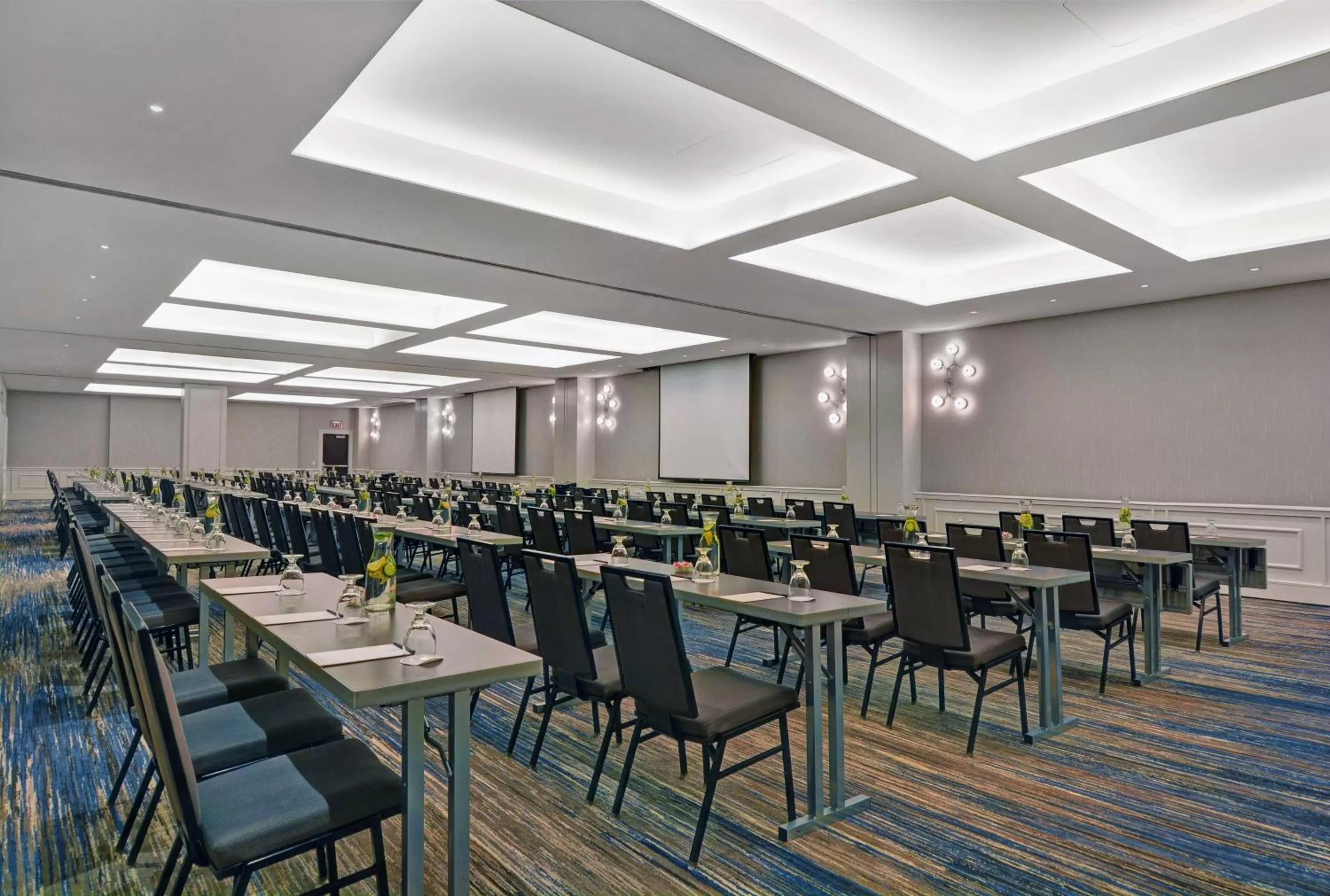 Meeting/conference room in Embassy Suites Chicago - Downtown River North