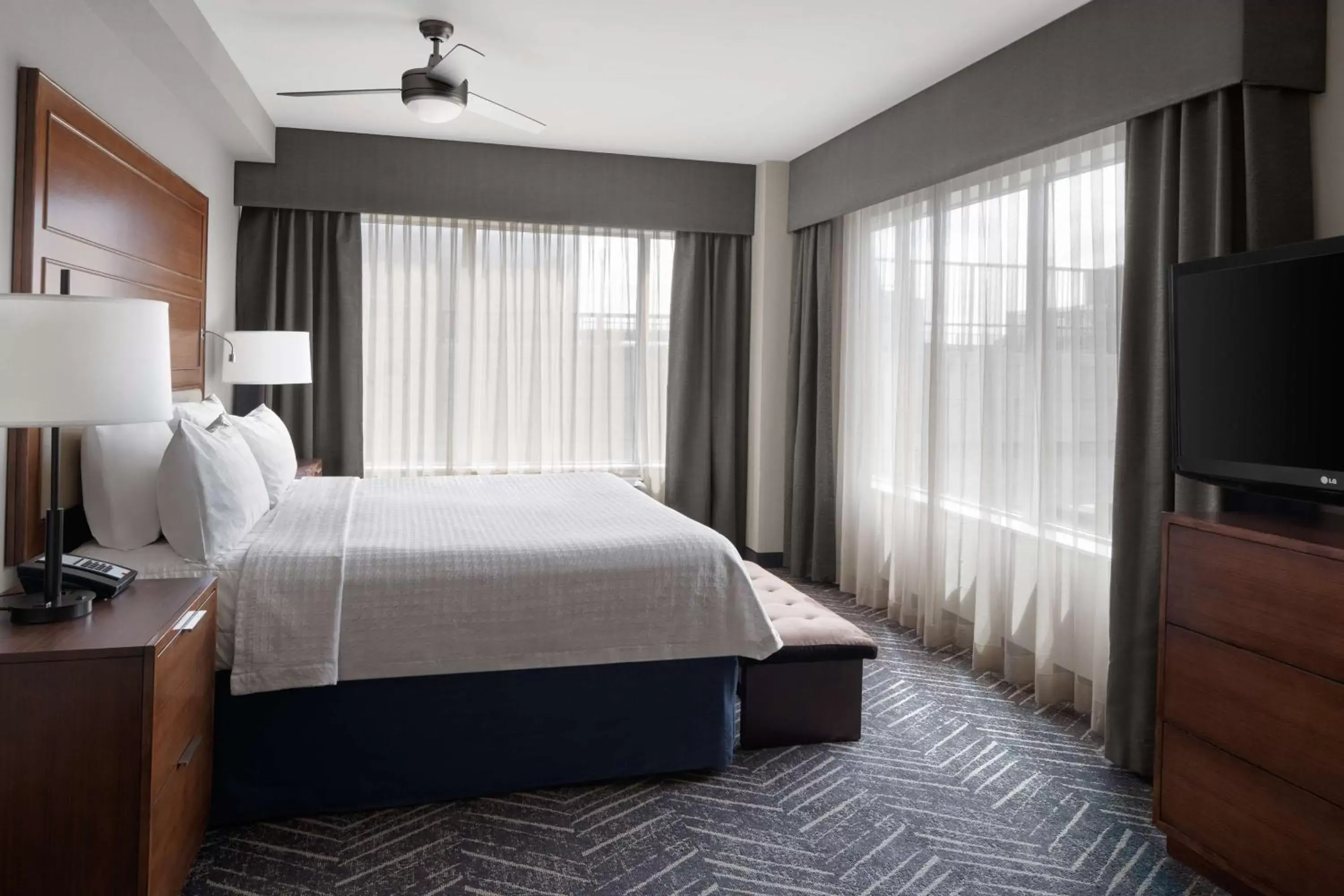 One-Bedroom Corner King Suite - Non-Smoking in Homewood Suites Springfield One-Bedroom Corner King Suite - Non-Smoking in Homewood Suites Springfield