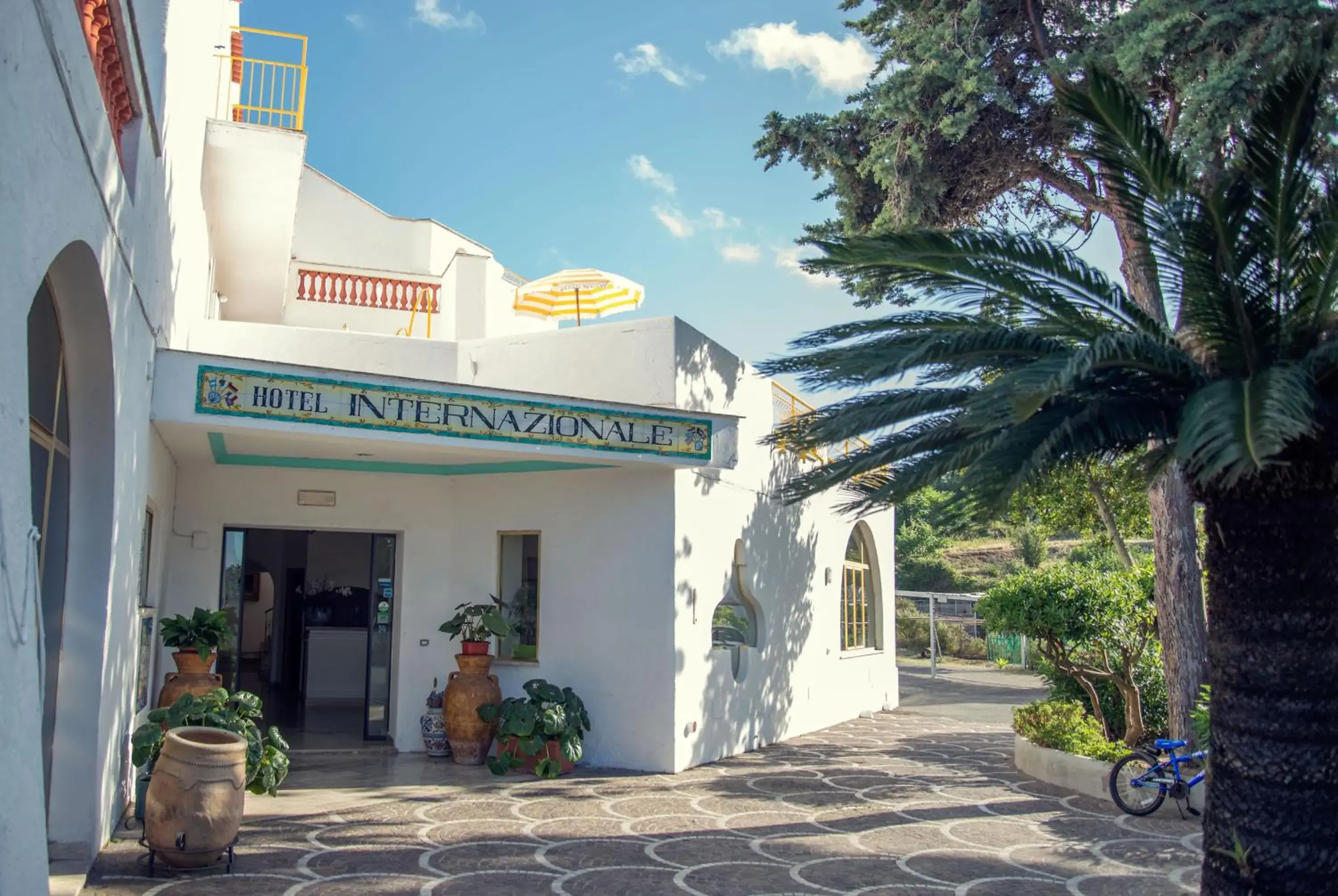 Facade/entrance, Property Building in Hotel Internazionale