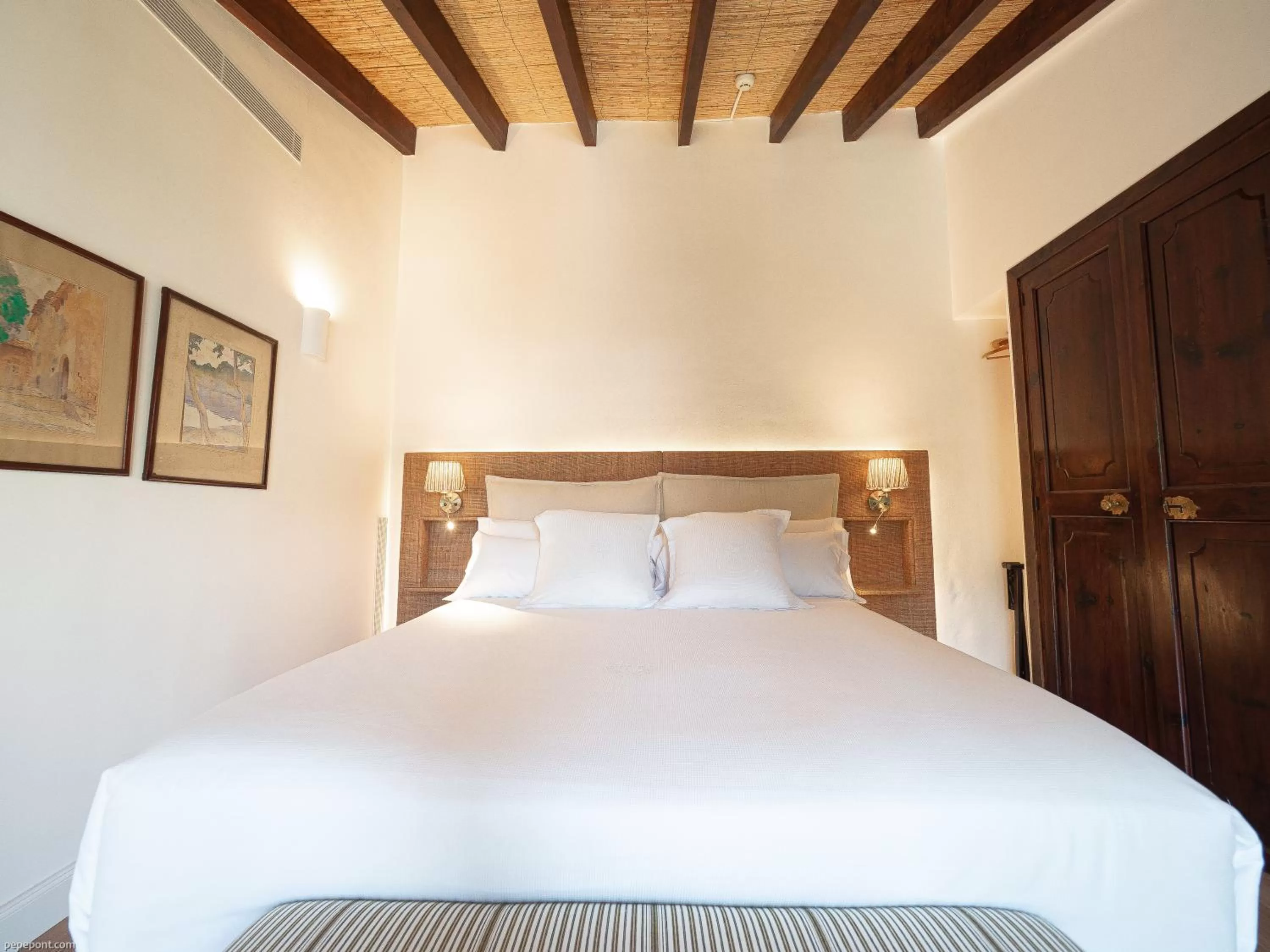 Bed in Ca'n Puig de Sòller