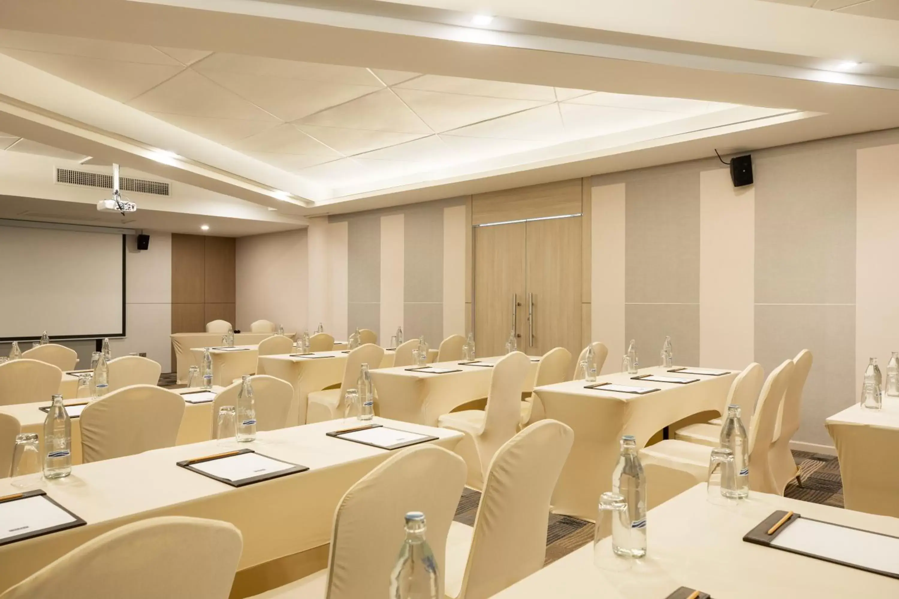 Meeting/conference room in Centra by Centara Cha Am Beach Resort Hua Hin SHA Plus