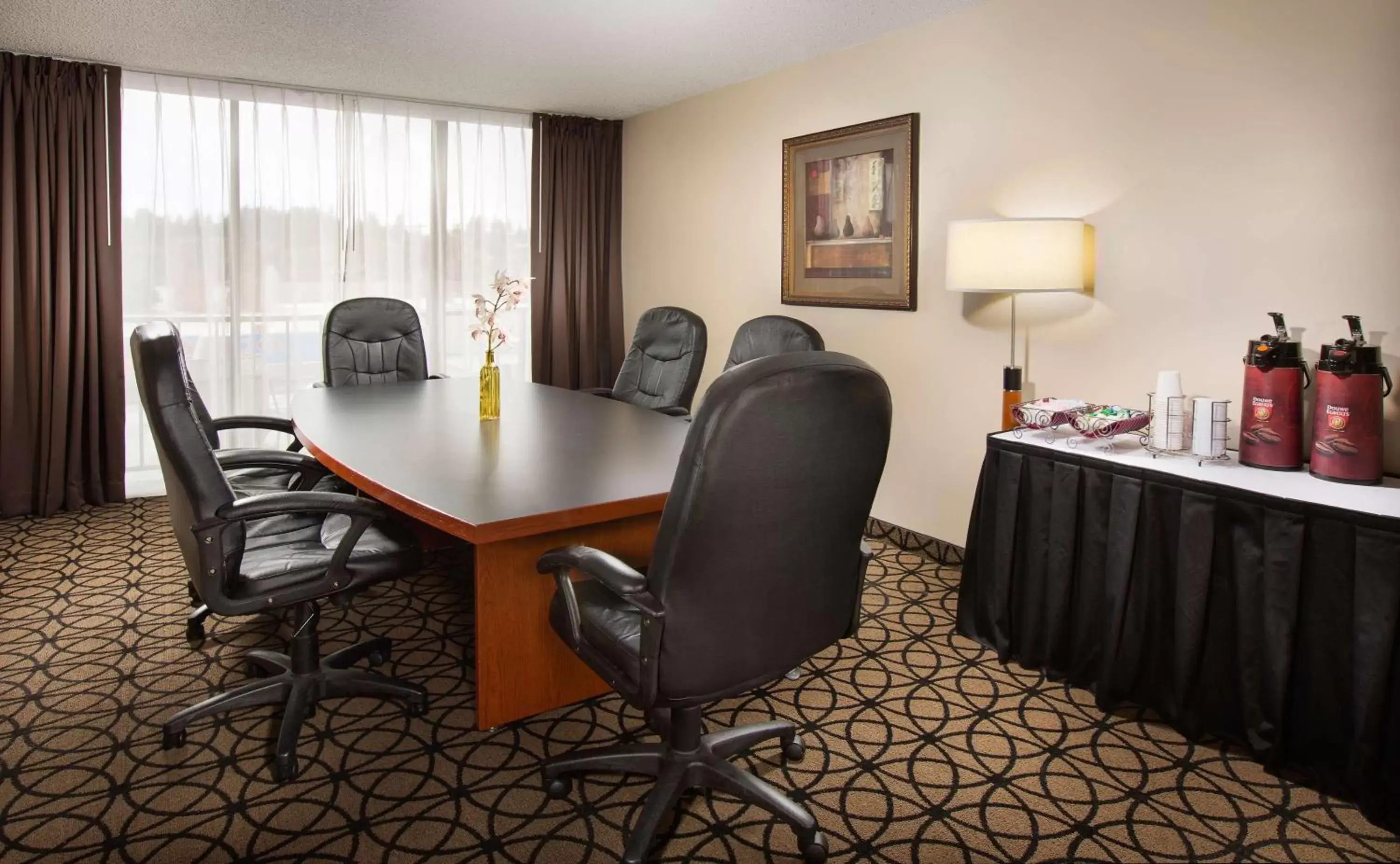 Business facilities in Red Lion Inn & Suites Olympia, Governor Hotel