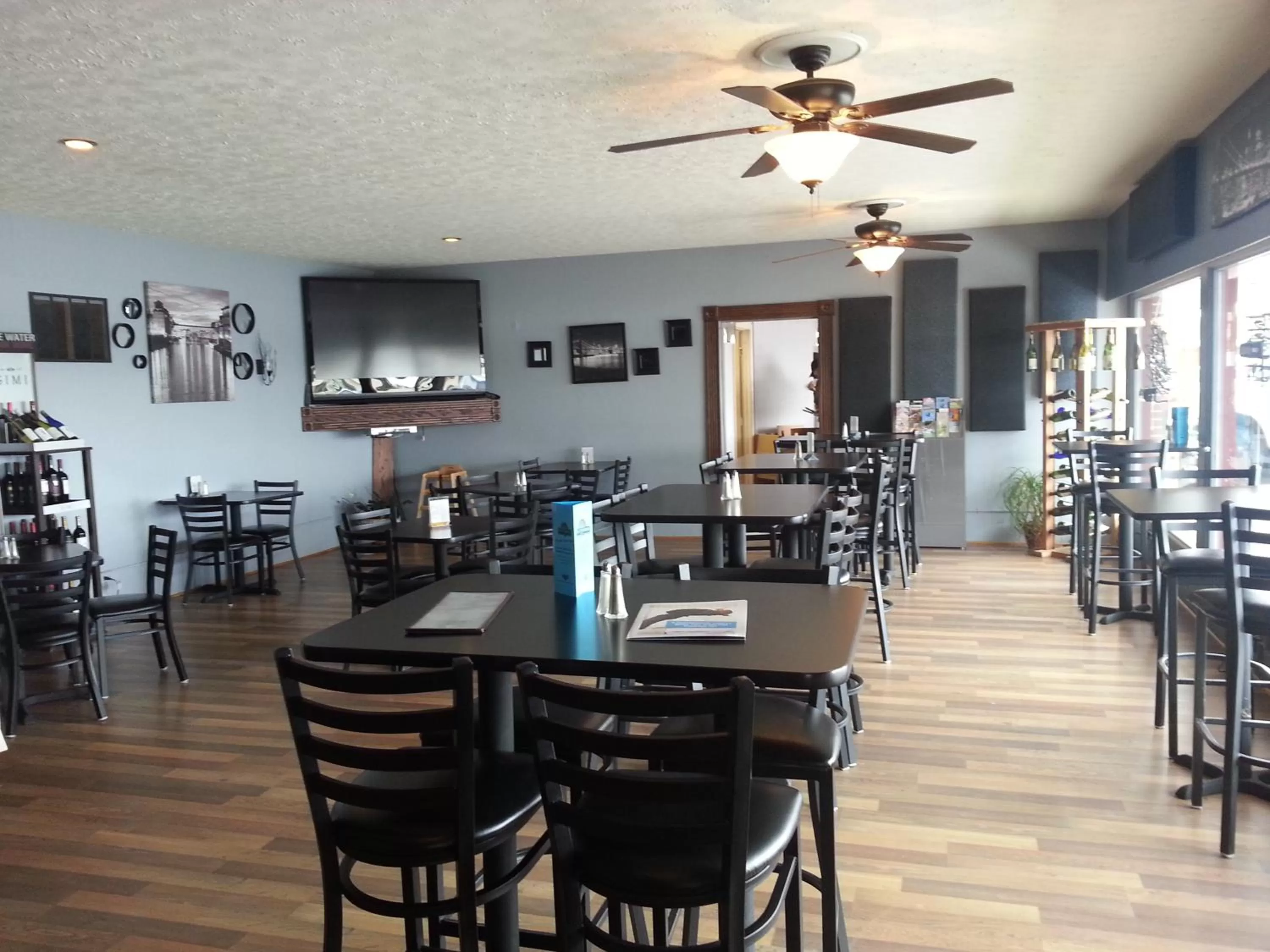 Restaurant/places to eat in Raine Motel