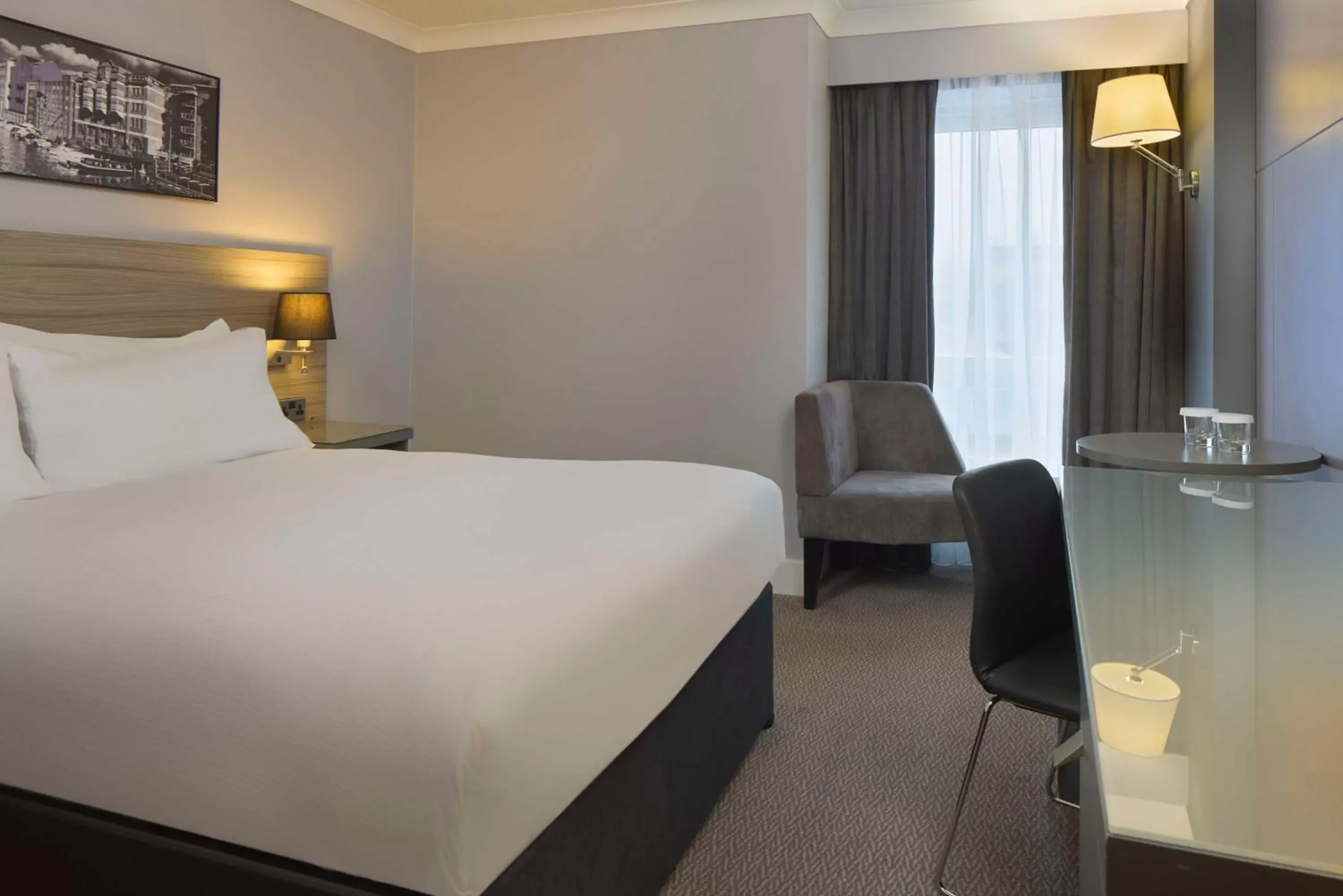 Bedroom, Bed in DoubleTree by Hilton Bristol City Centre