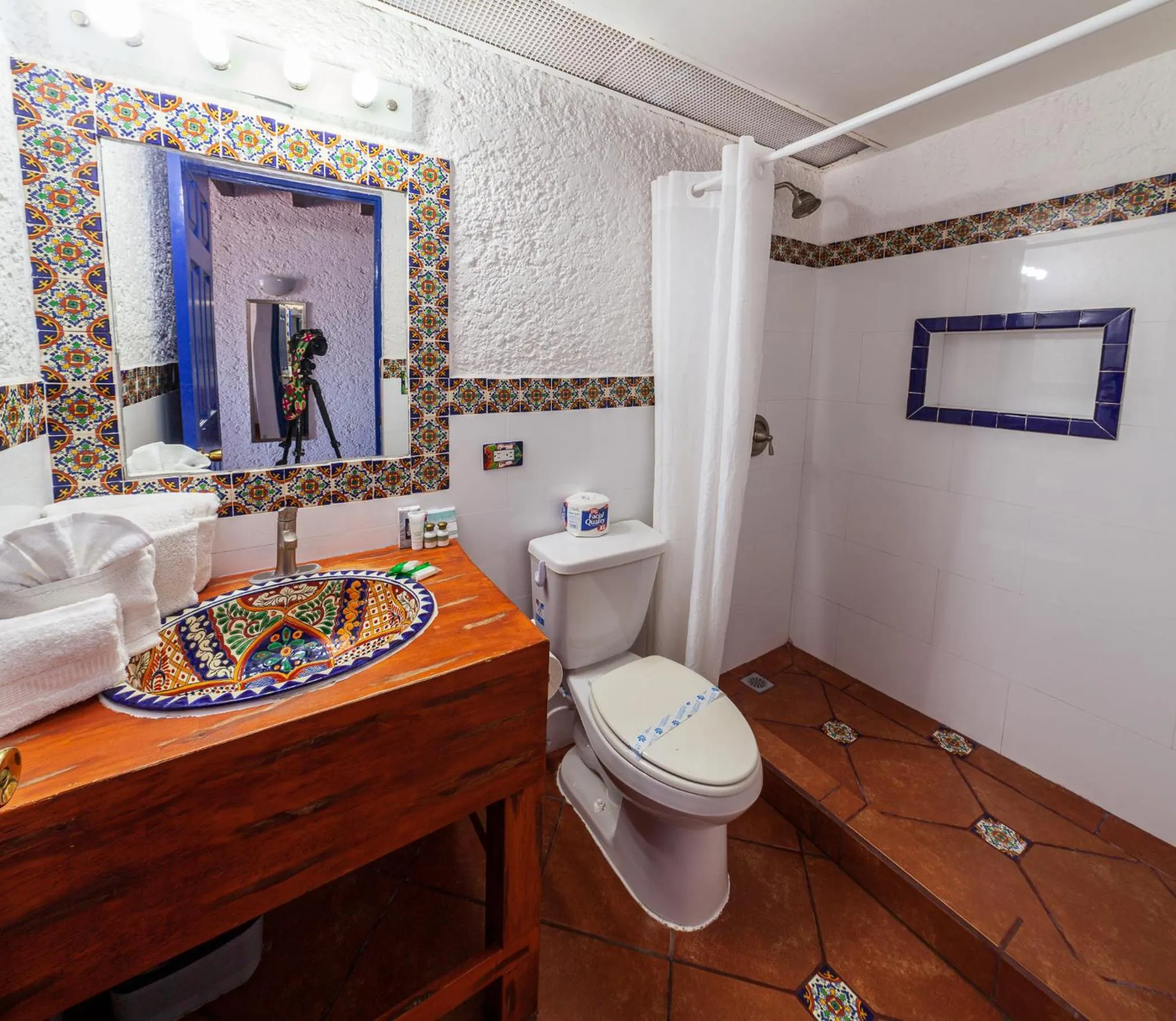 Bathroom in Las Rocas Resort & Spa