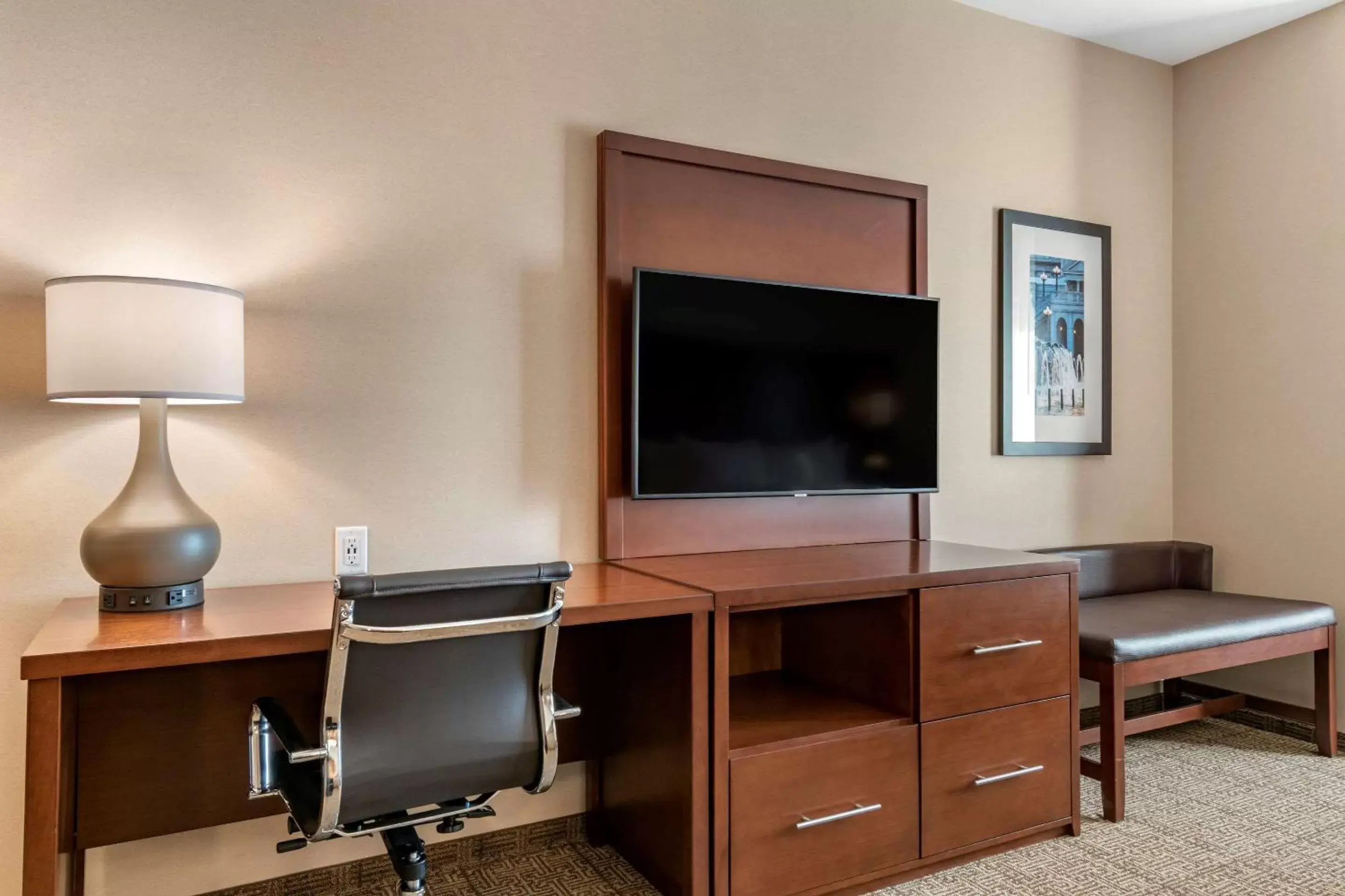 Photo of the whole room, TV/Entertainment Center in Comfort Suites Camp Hill-Harrisburg West