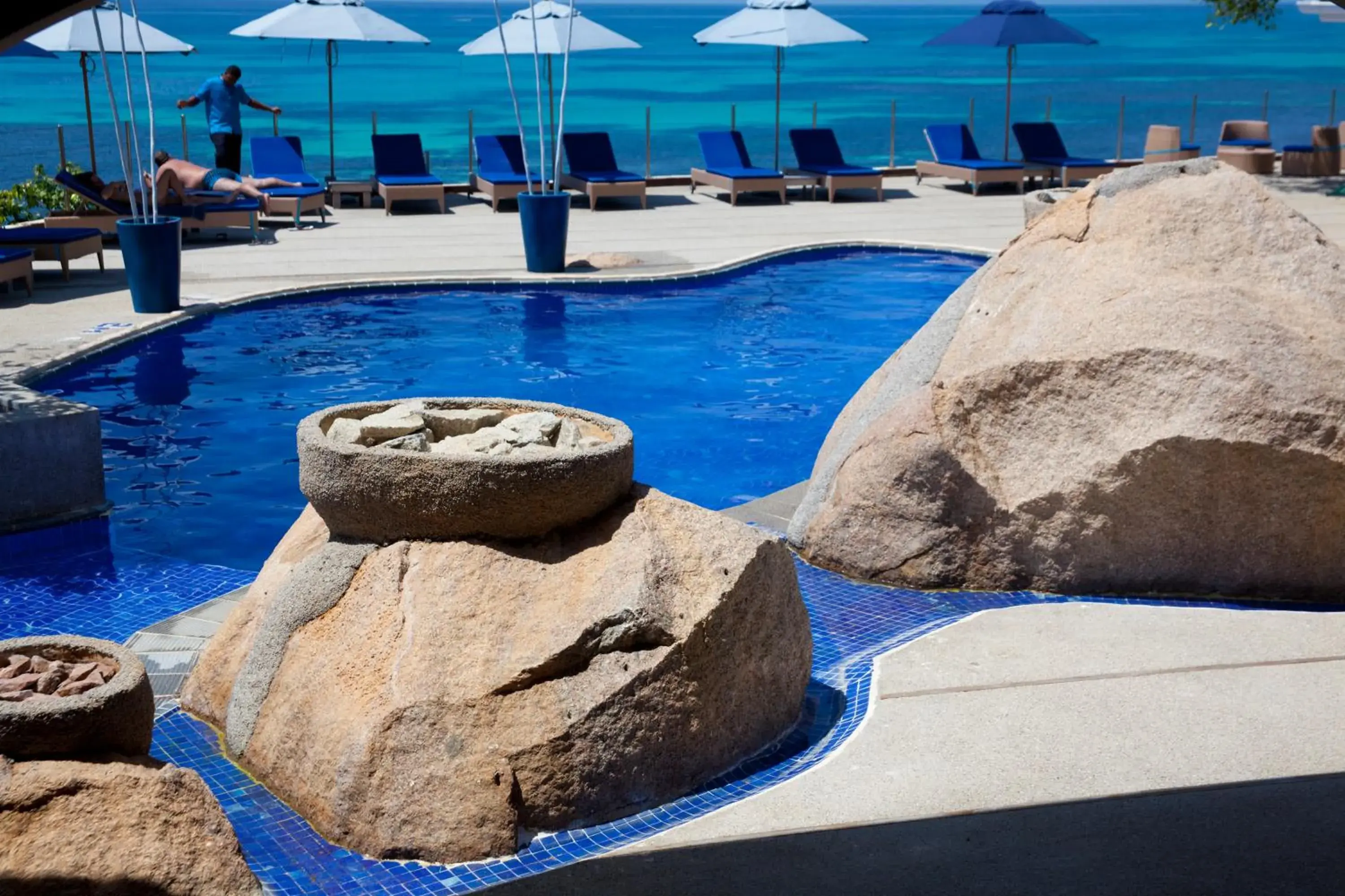 Decorative detail, Swimming Pool in Coco de Mer and Black Parrot Suites