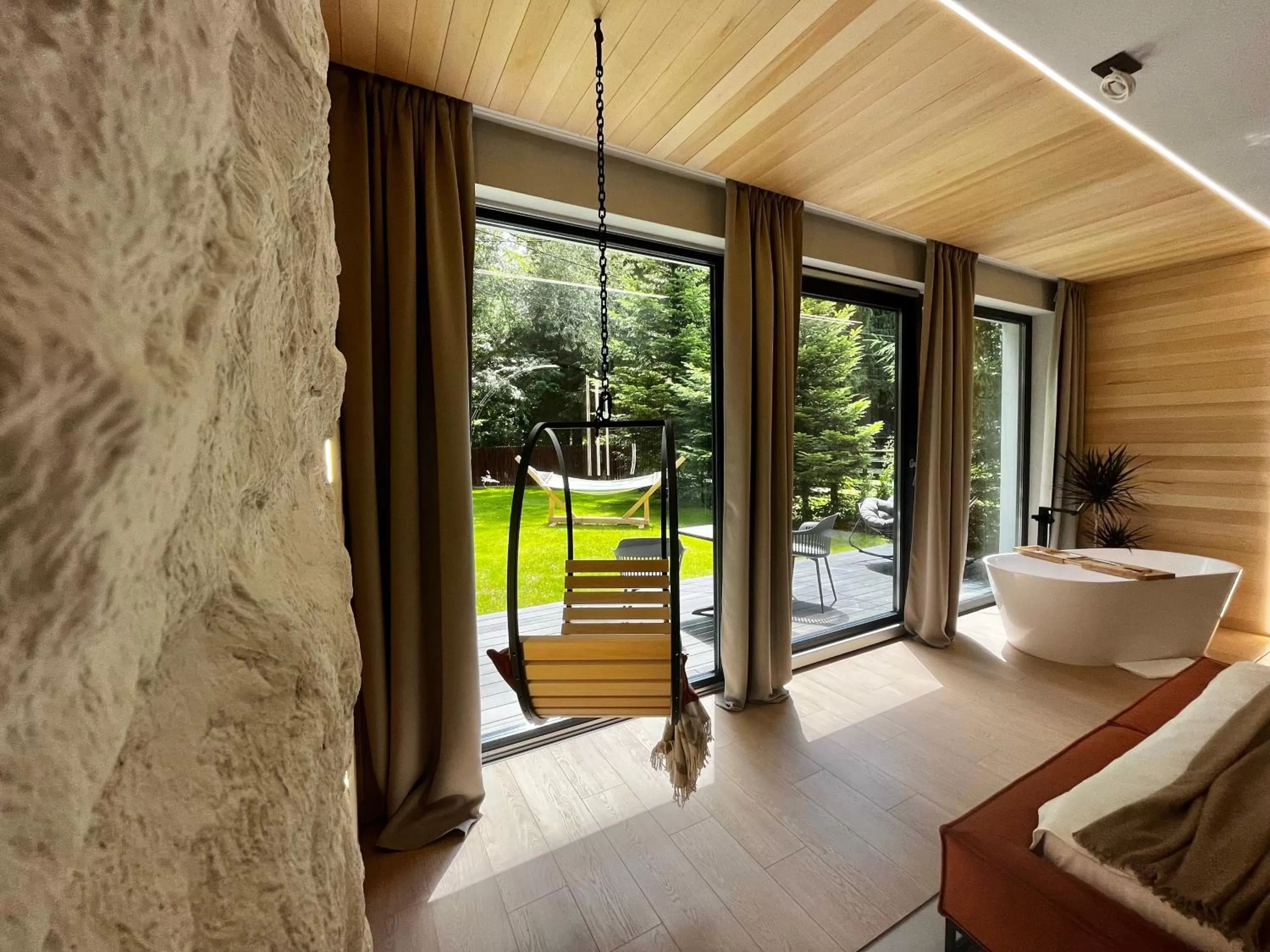 Seating area in Garden Retreat Junior