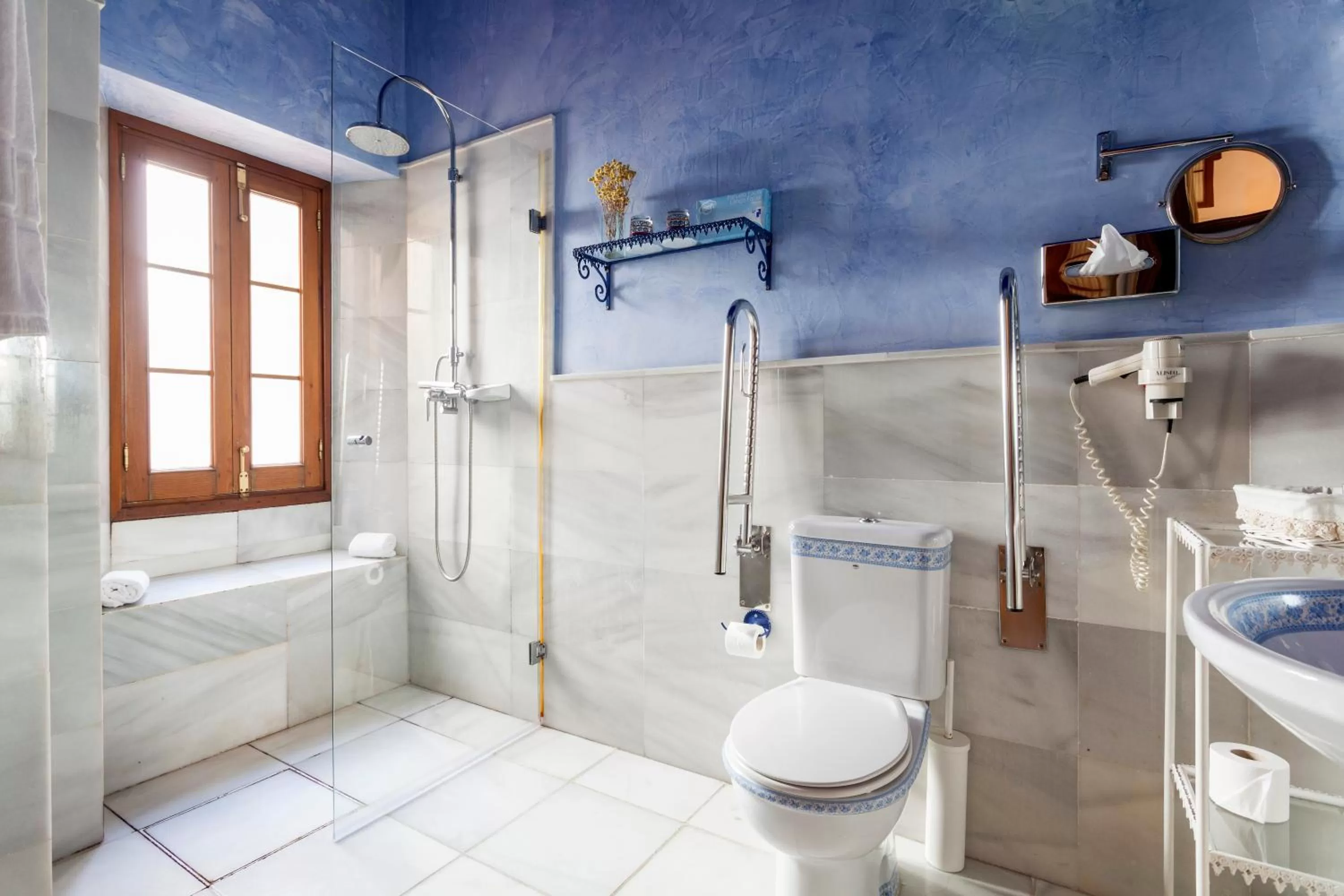 Bathroom in La Casa del Maestro Boutique