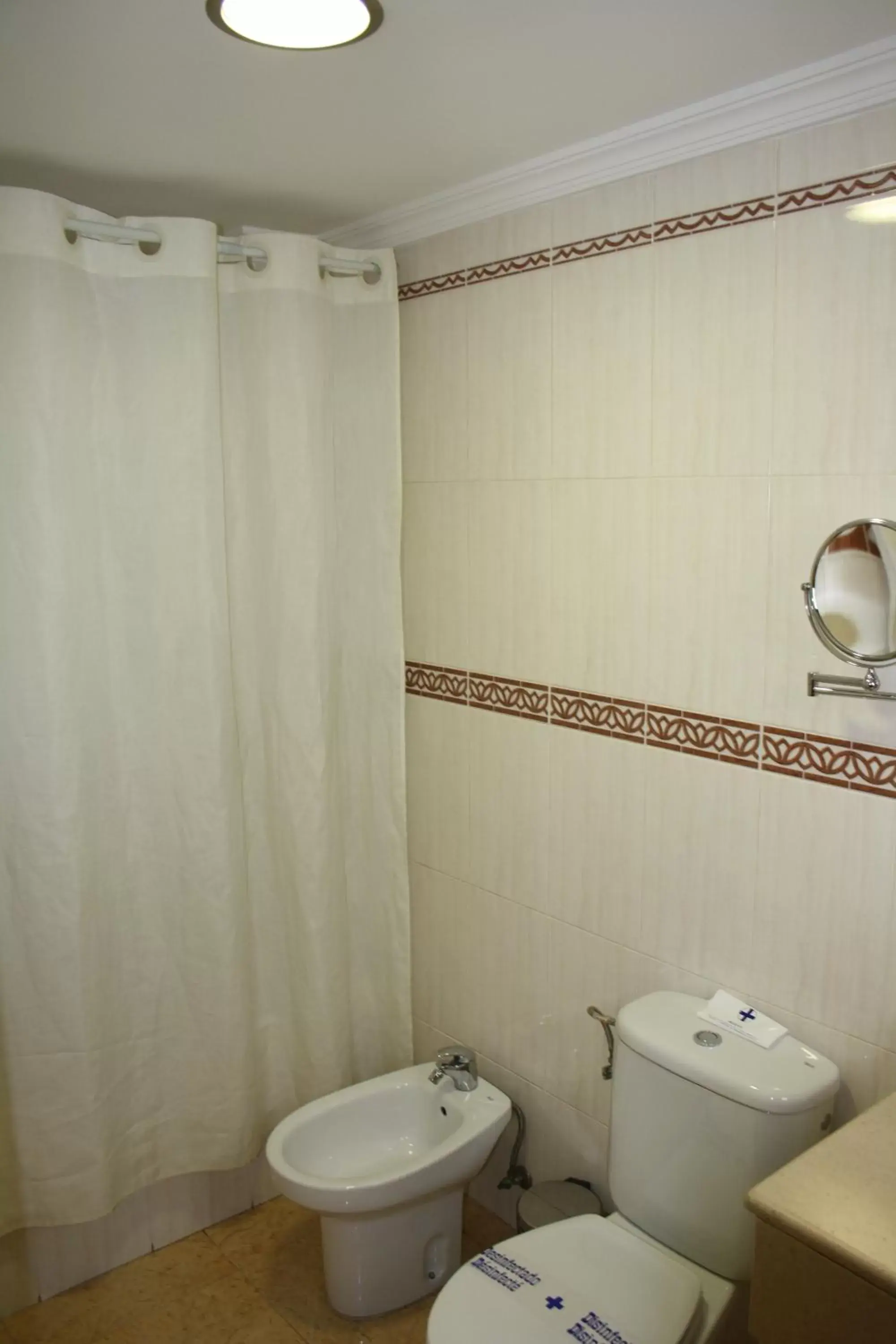 Bathroom in Hotel Pujol