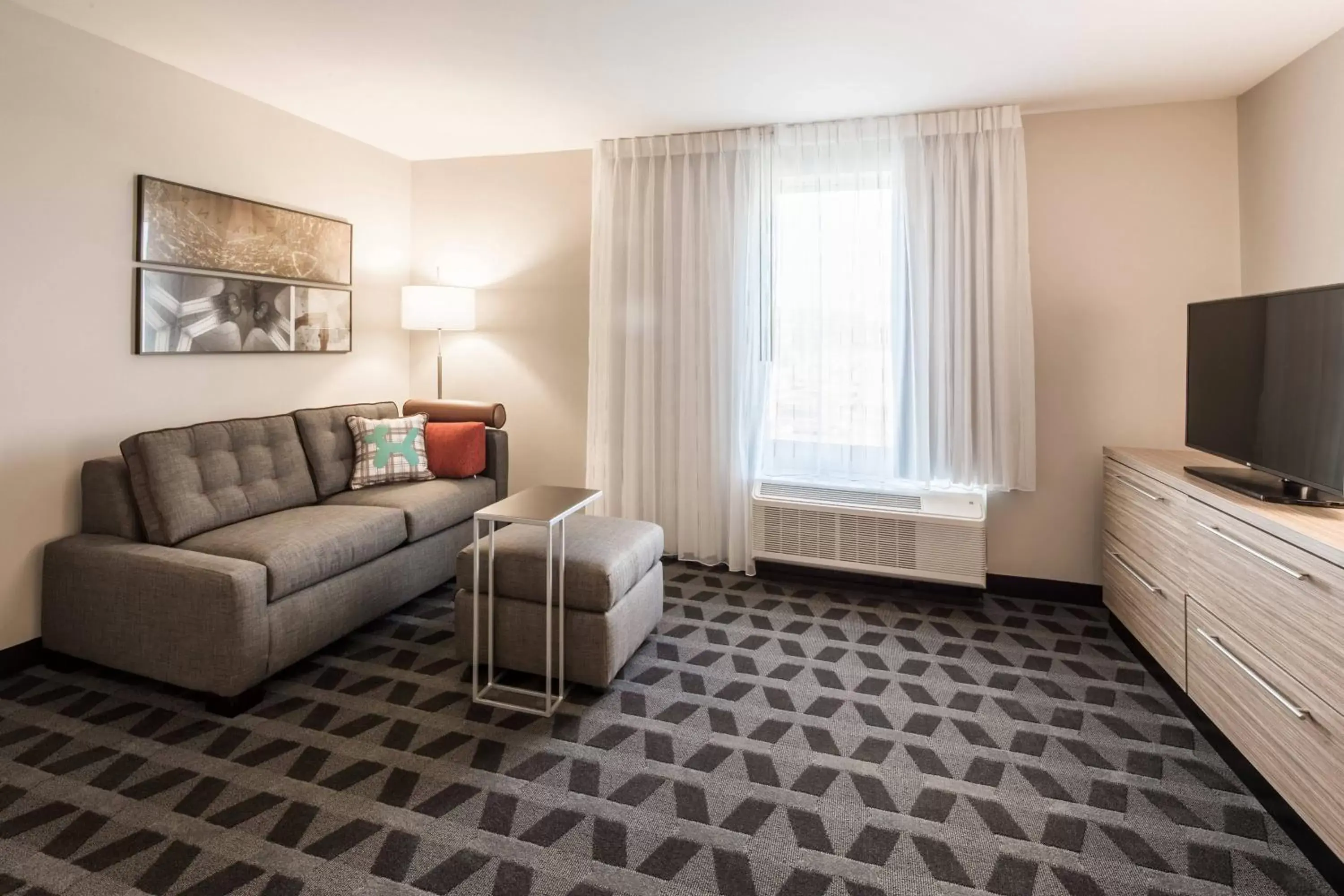 Living room, Seating Area in TownePlace Suites by Marriott Cleveland