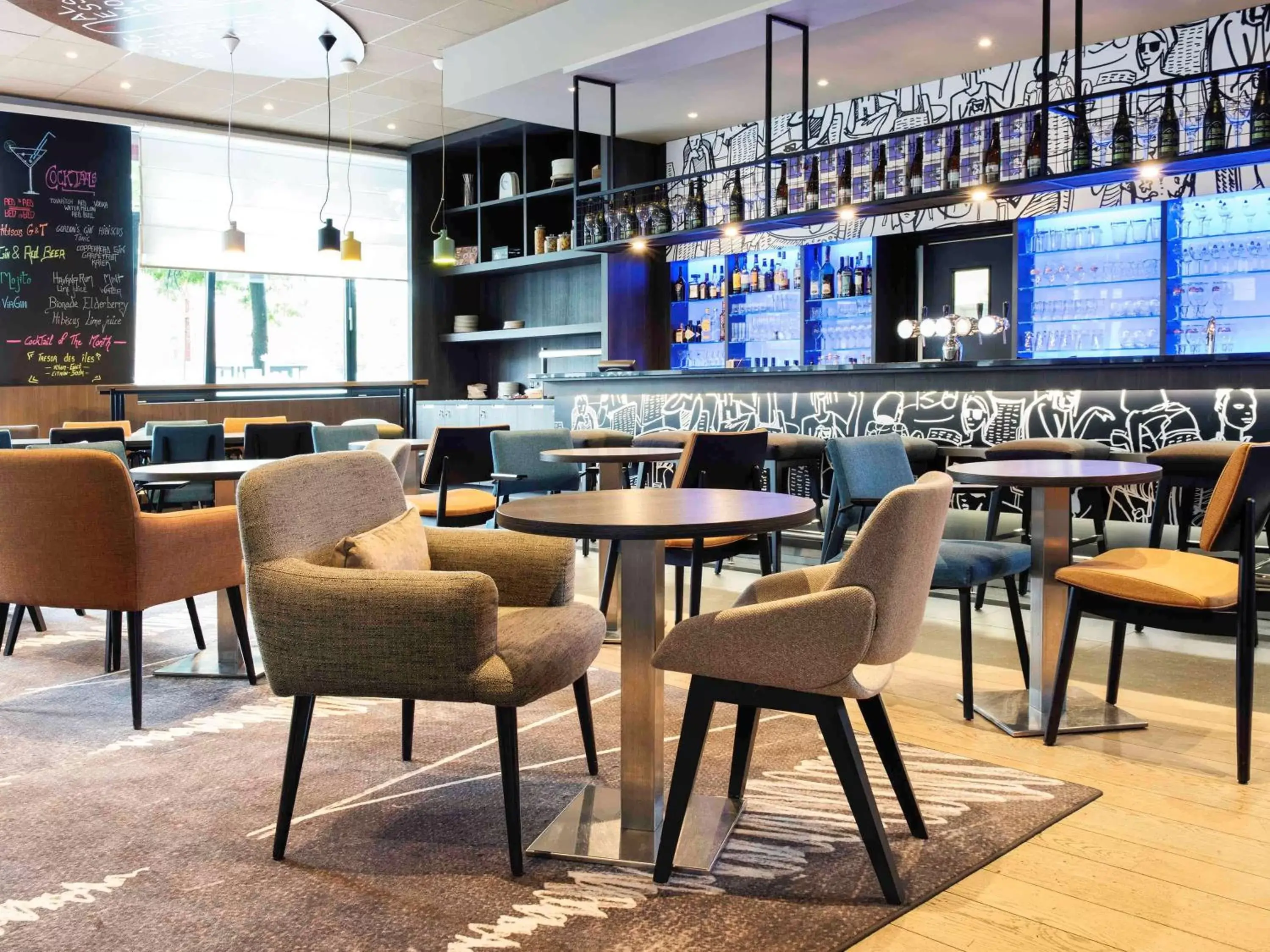 Property building, Lounge/Bar in ibis Hotel Brussels Centre Gare du Midi