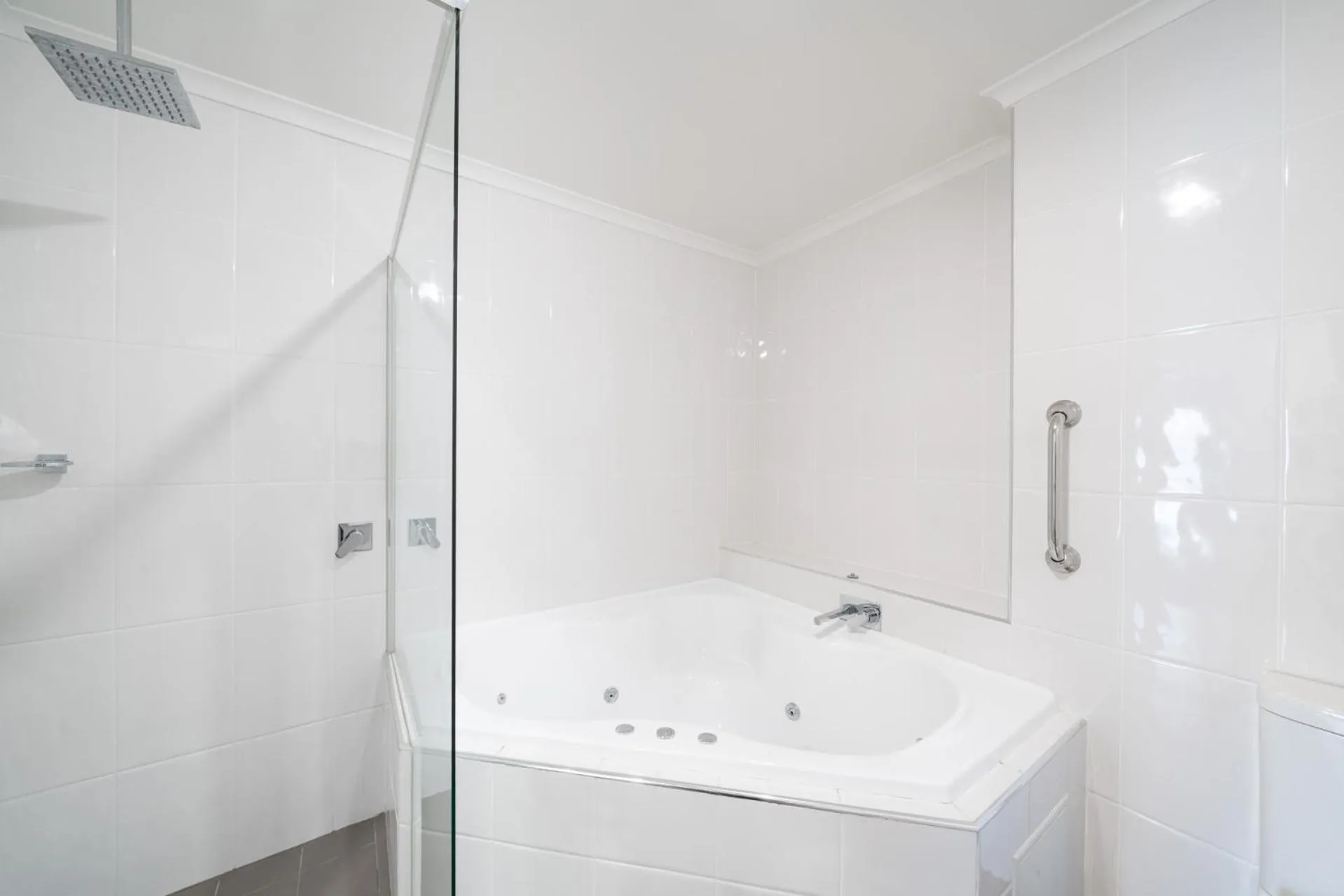 Bathroom in Heritage Inn Bathurst