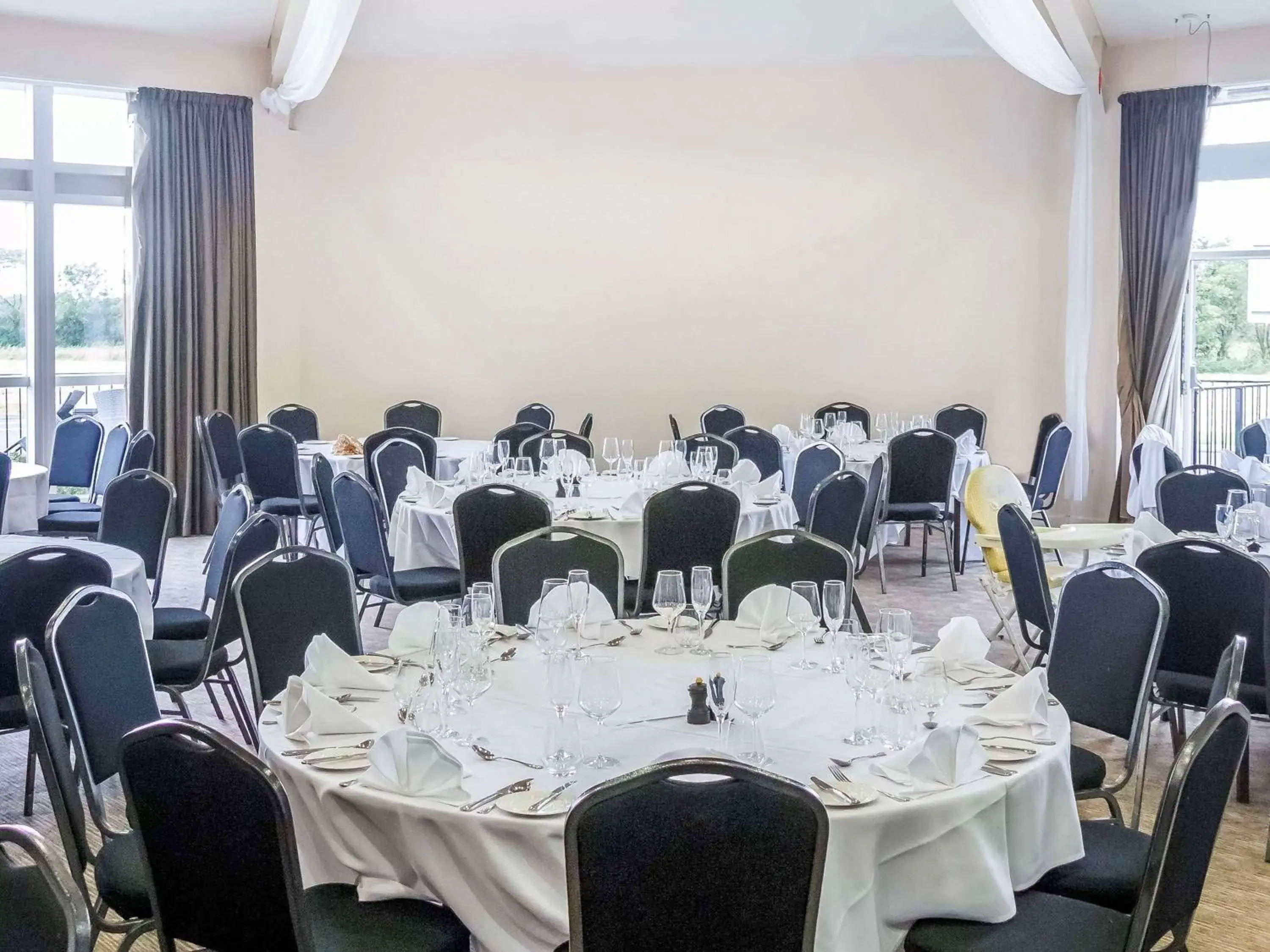 Other, Restaurant/Places to Eat in Samlesbury Hotel