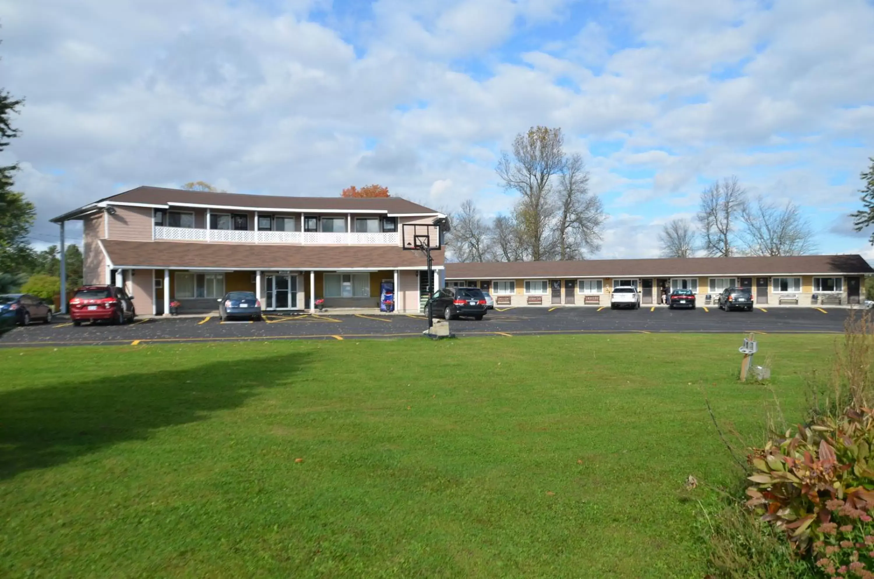 Property Building in Aquarius Motel