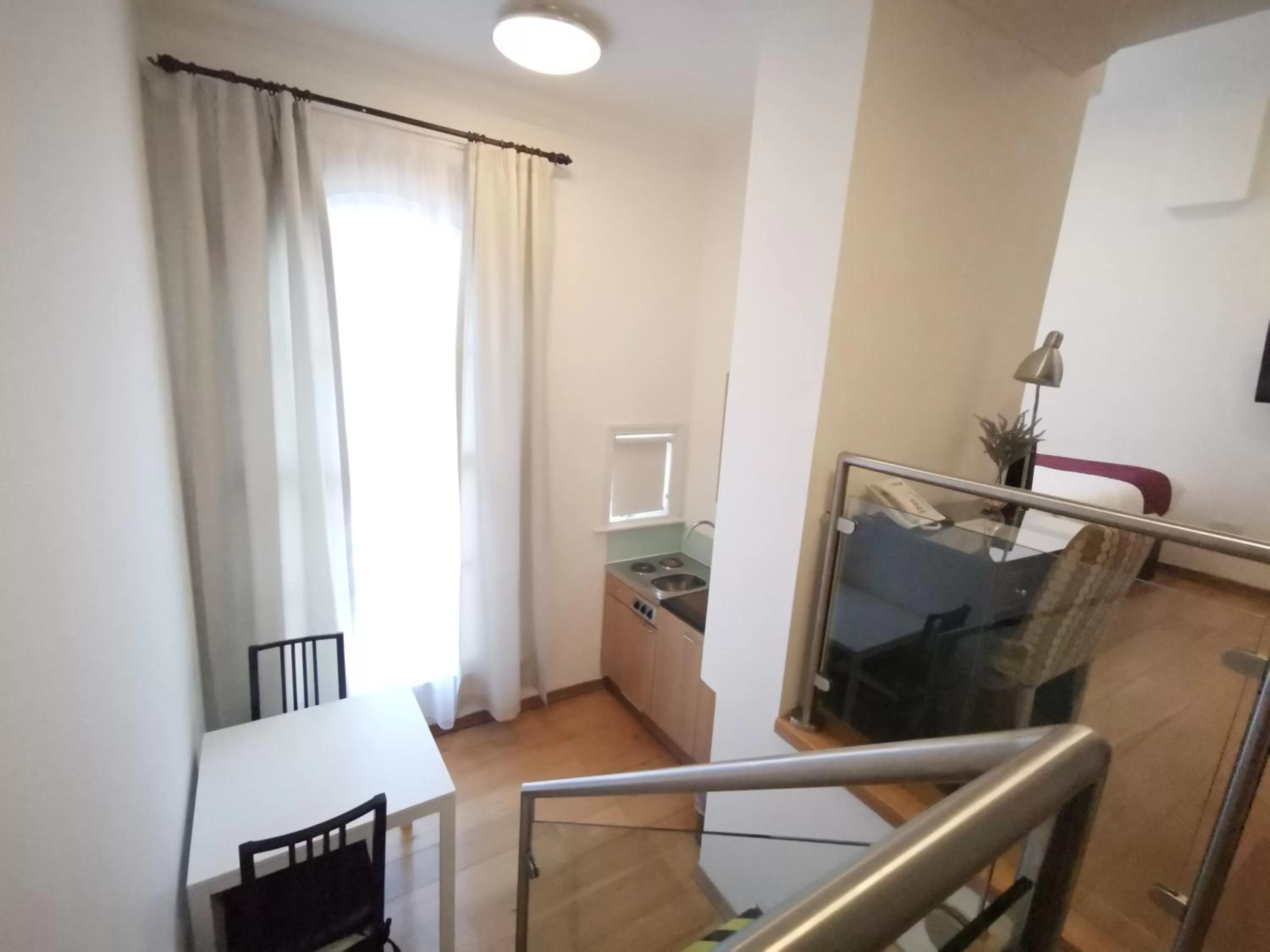 Seating area, Bed in The Royale Chulan Hyde Park Hotel