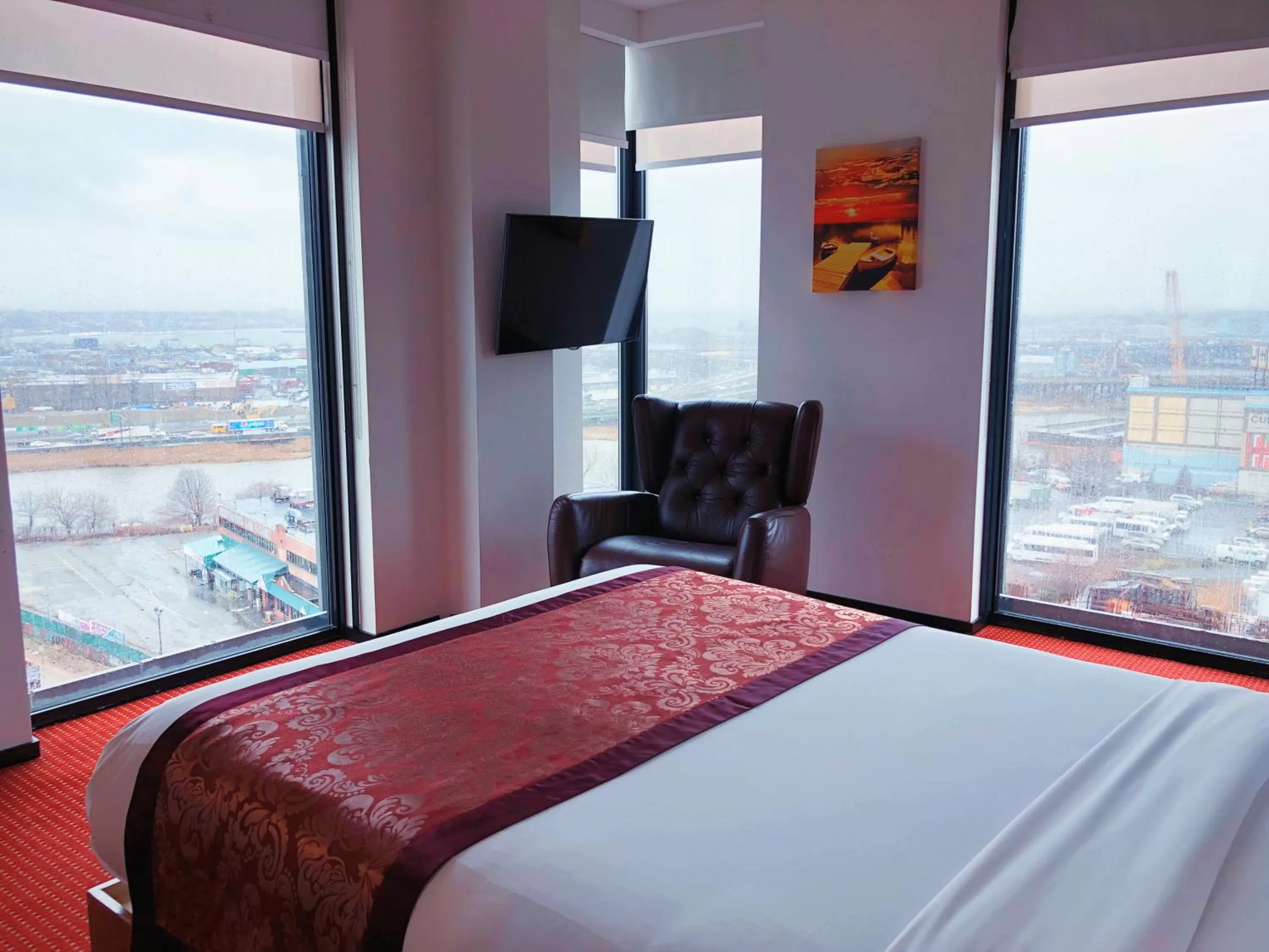 Bedroom, Bed in The Parc Hotel