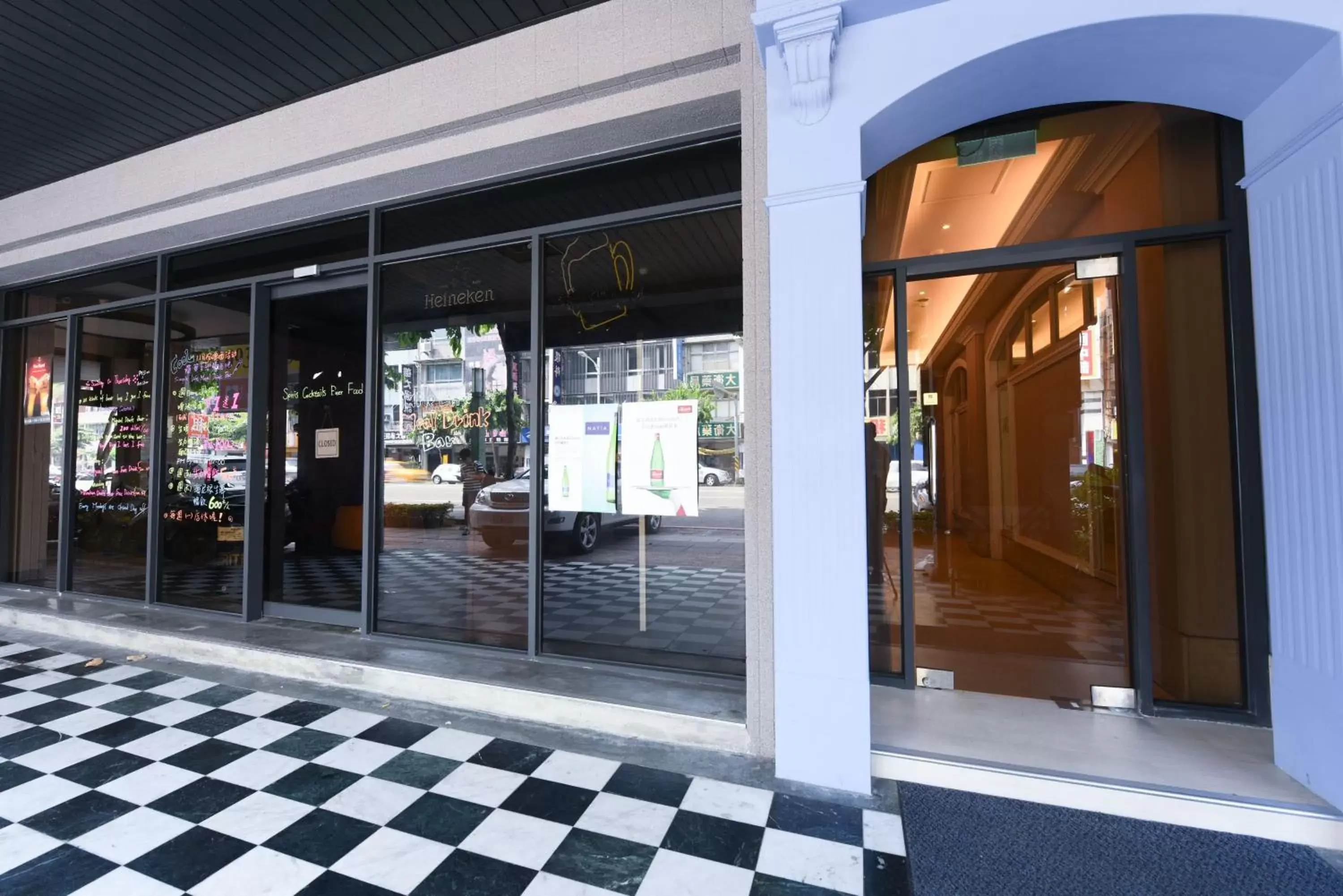 Facade/entrance in Simple Life Kaohsiung Facade/entrance in Simple Life Kaohsiung