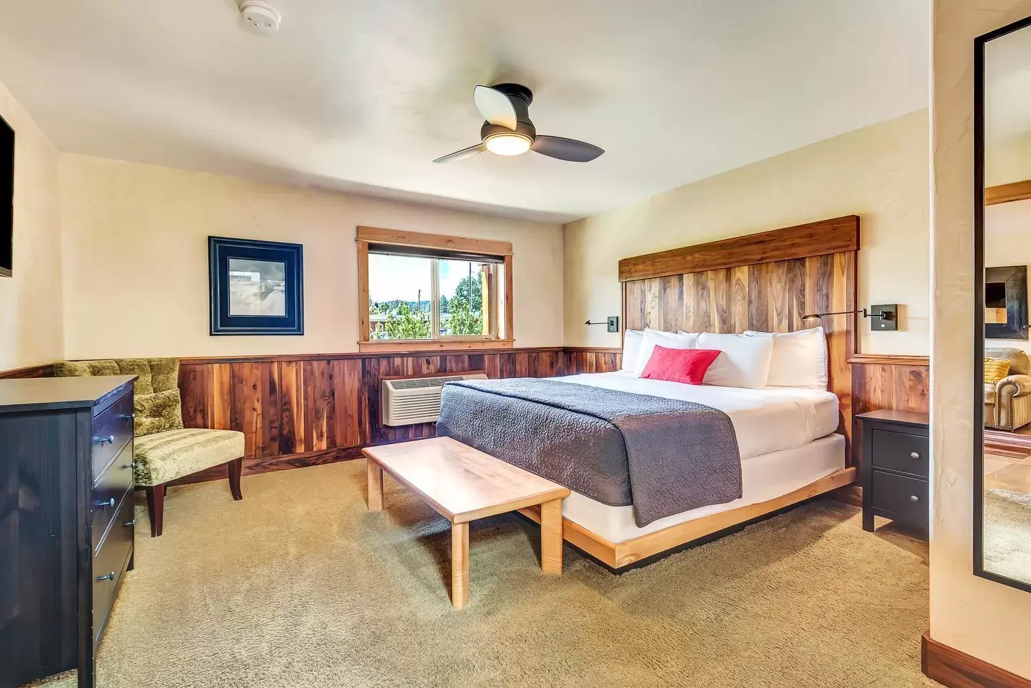 Bedroom in Wall Street Suites