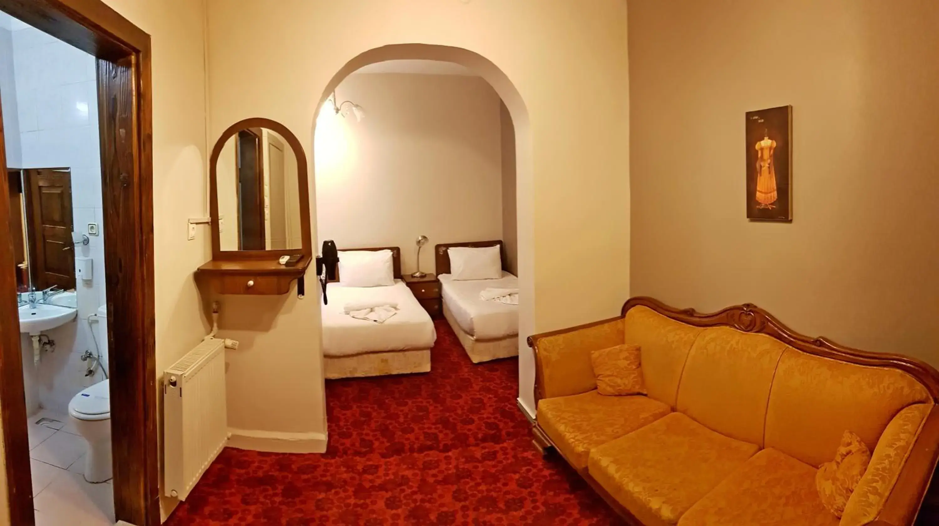 Photo of the whole room in Hotel Sultanahmet