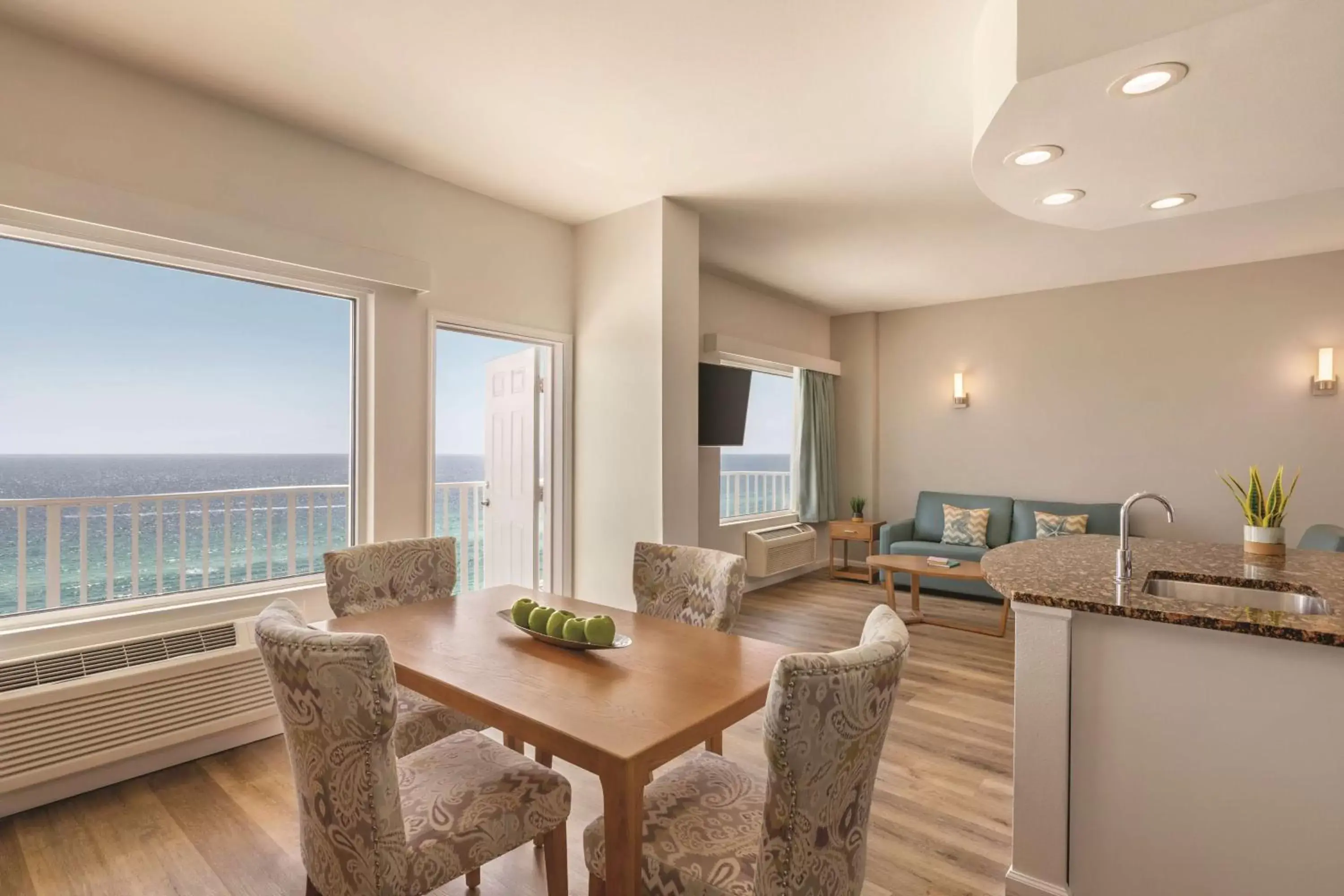 Living room in Radisson Hotel Panama City Beach - Oceanfront