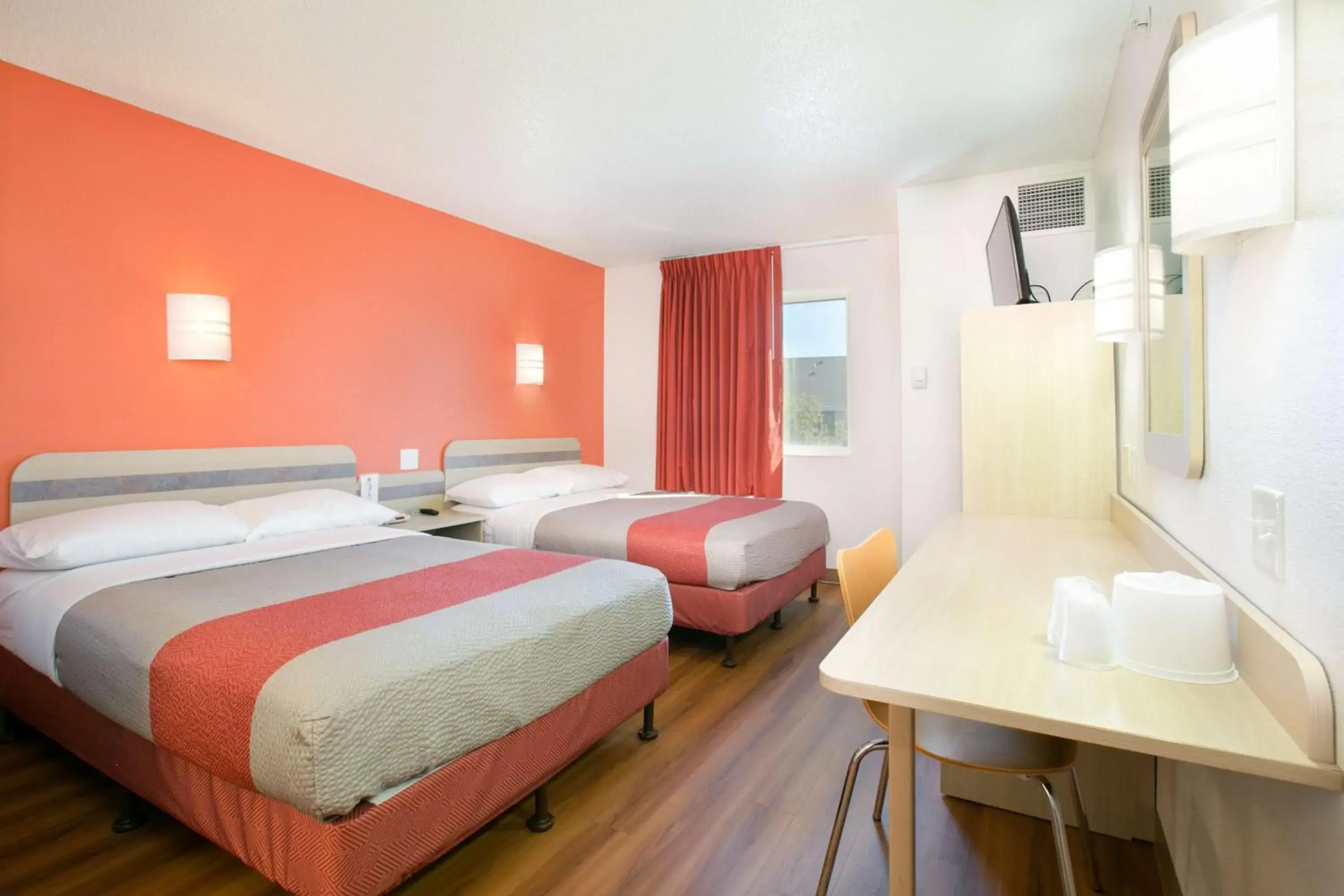 Bedroom, Bed in Motel 6-Brooklyn Center, MN - Minneapolis Bedroom, Bed in Motel 6-Brooklyn Center, MN - Minneapolis