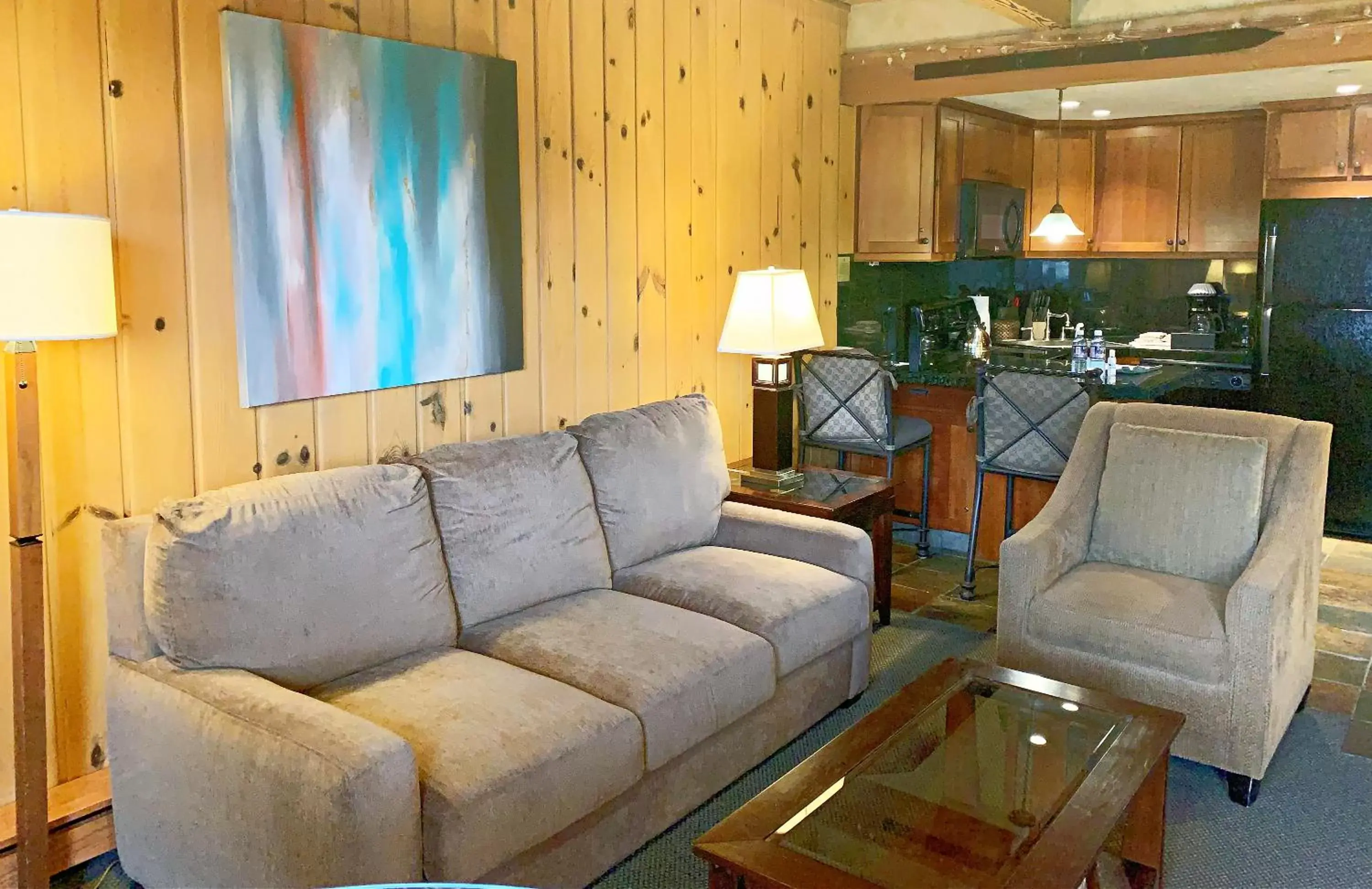Living room, Seating Area in Aspen Square Condominium Hotel