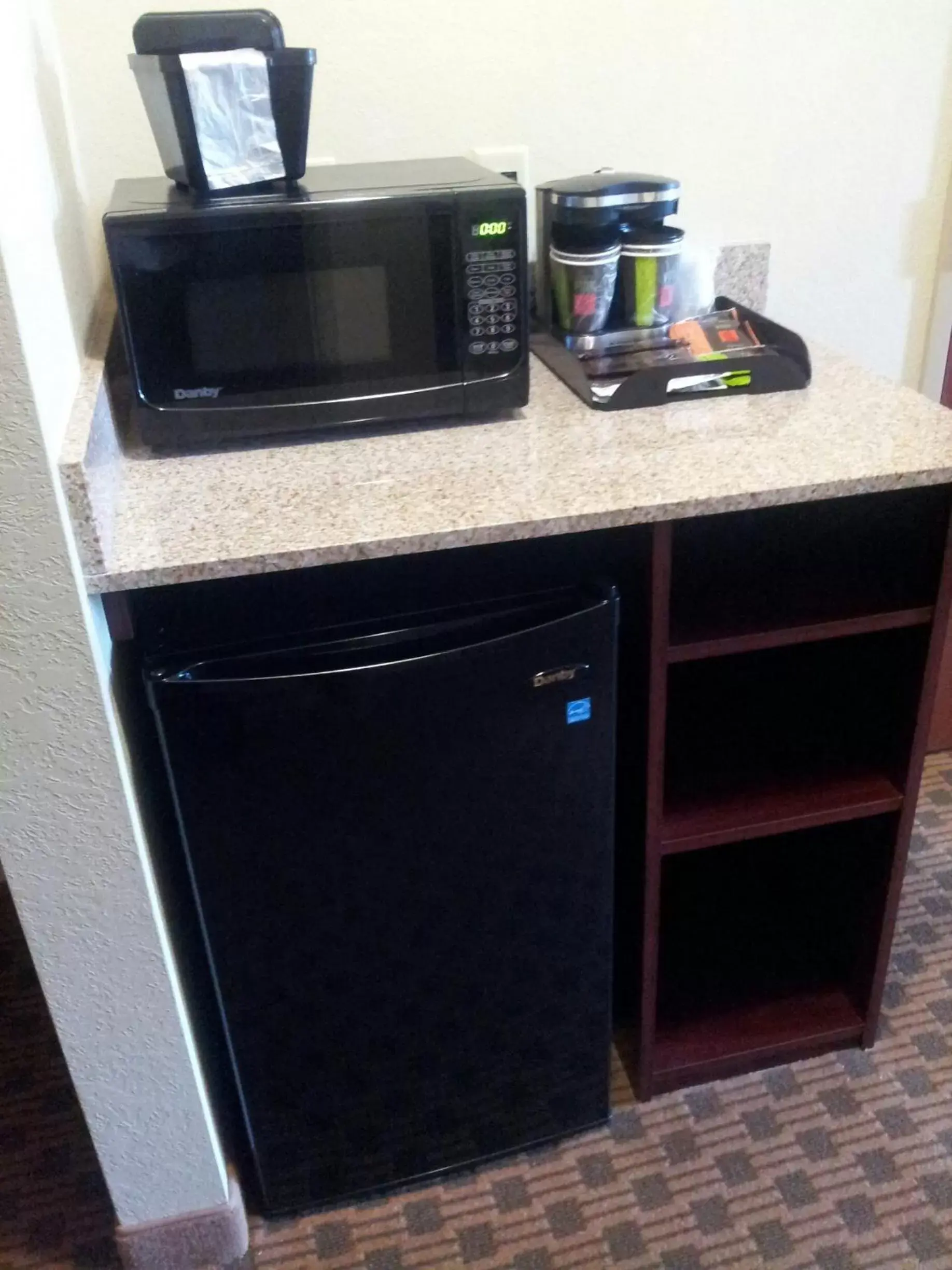 Coffee/tea facilities in Cobblestone Inn & Suites - Hartington