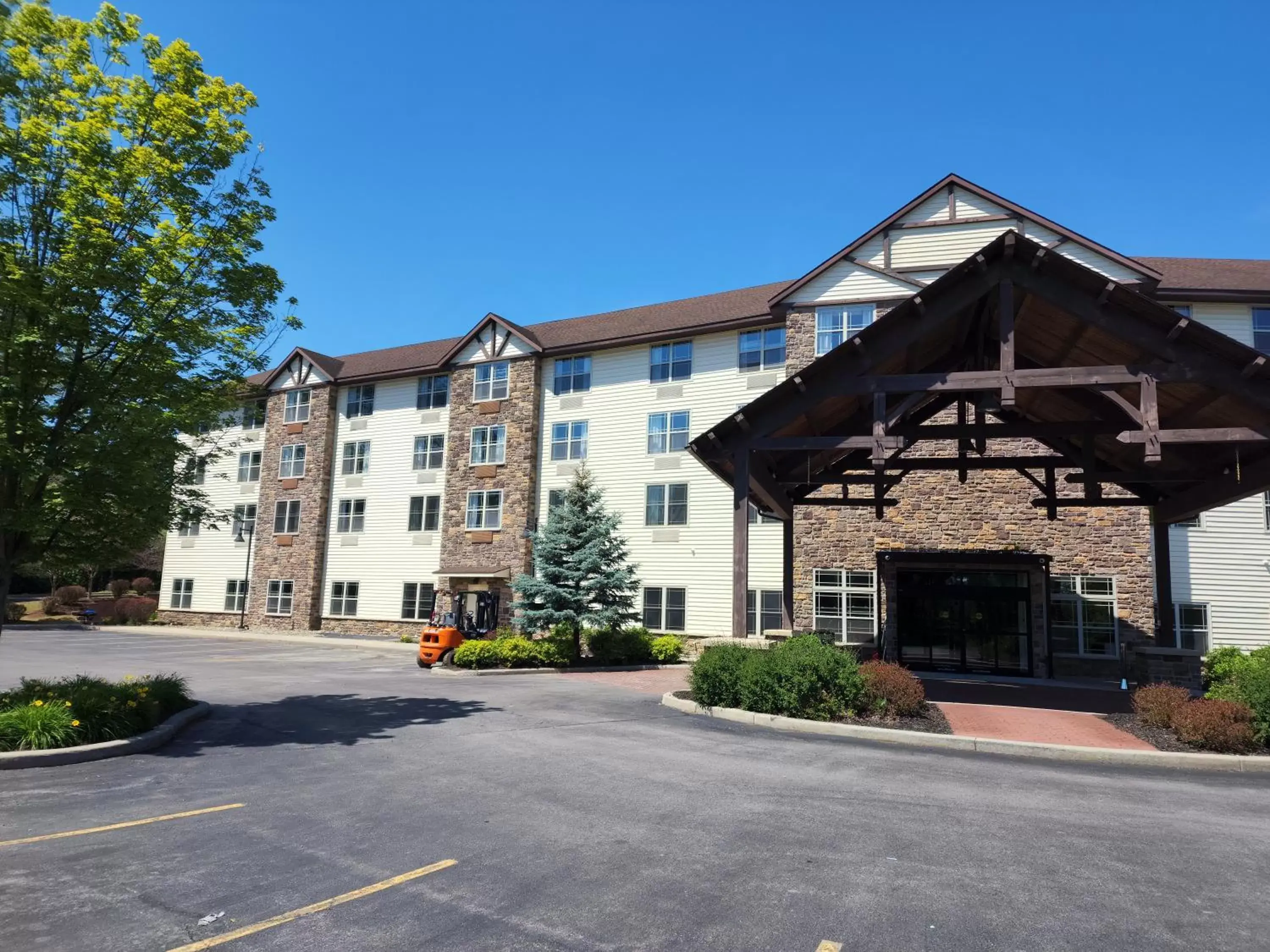 Facade/entrance, Property Building in The George NY