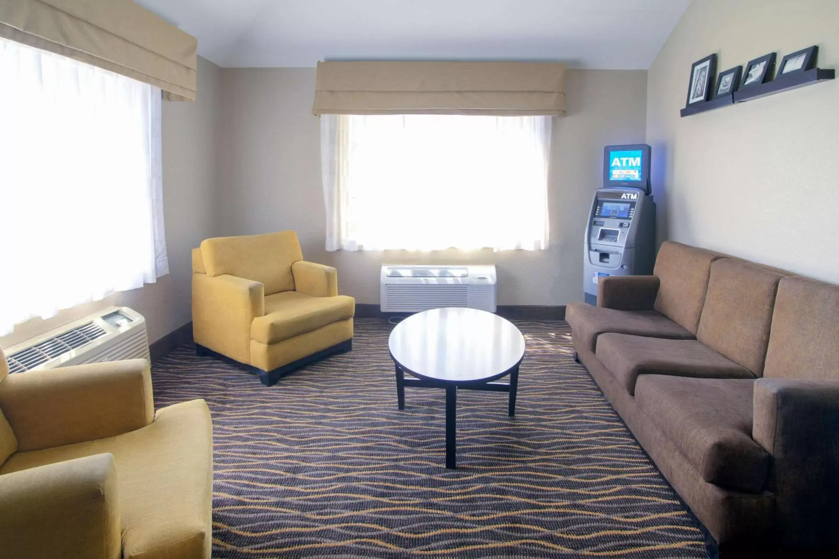 Lobby or reception, Seating Area in Sleep Inn & Suites Chesapeake - Portsmouth