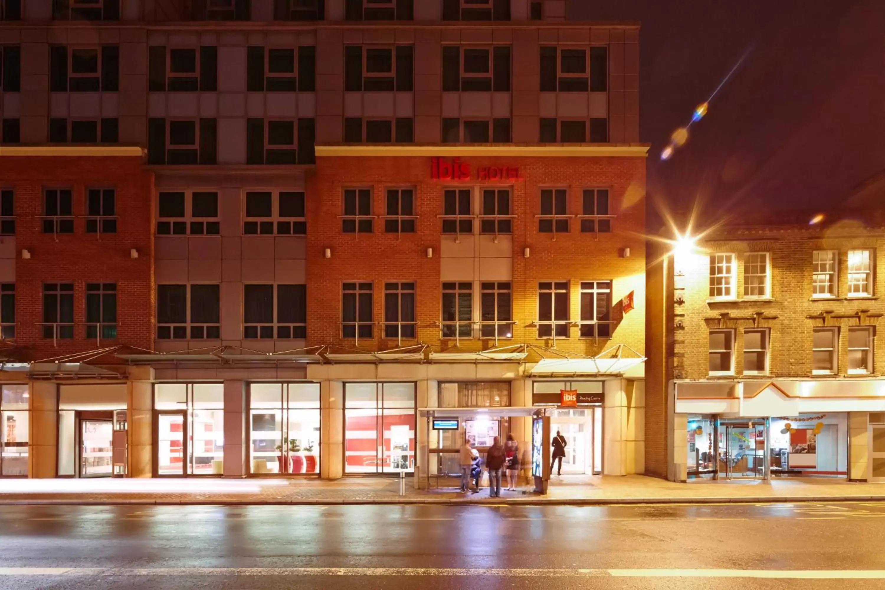 Facade/entrance in ibis Reading Centre Facade/entrance in ibis Reading Centre