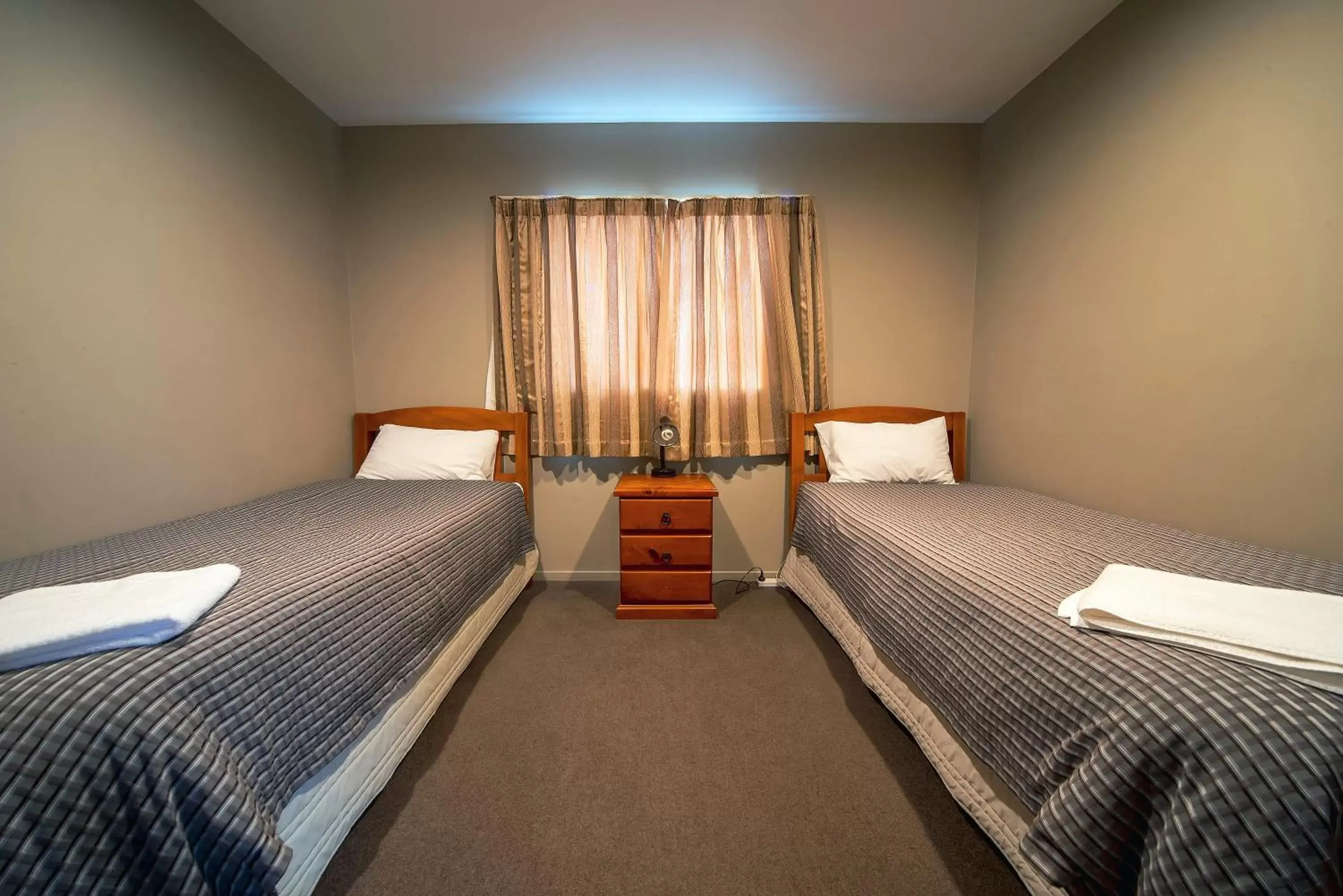 Bedroom, Bed in Coronation Park Motels