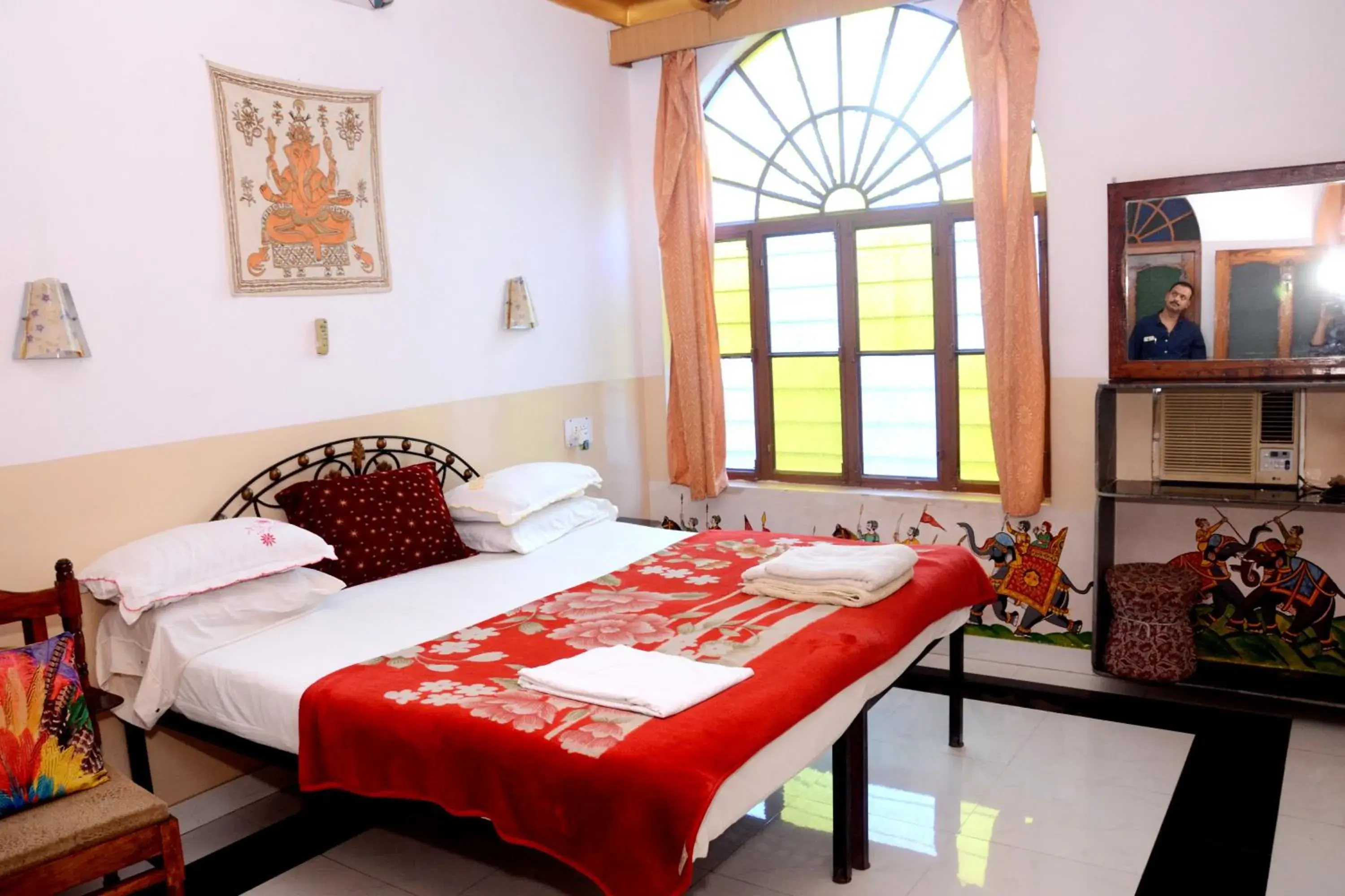 Photo of the whole room, Bed in Kasera Heritage View