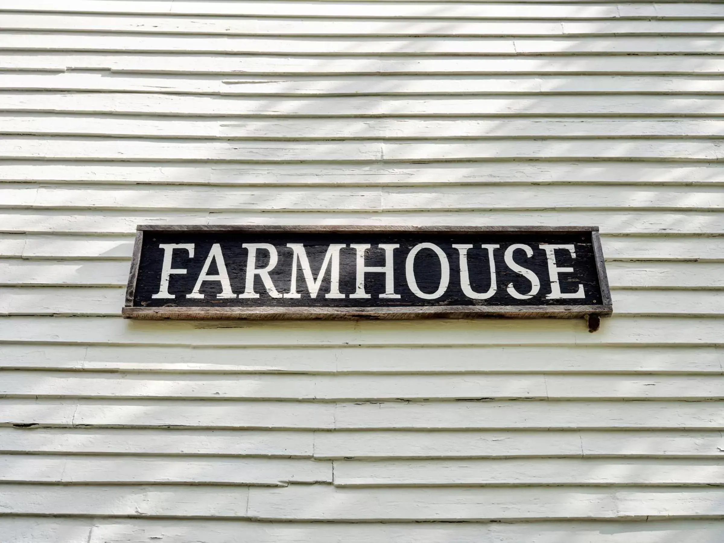 Property Logo/Sign in Cedar Hill Farm B & B