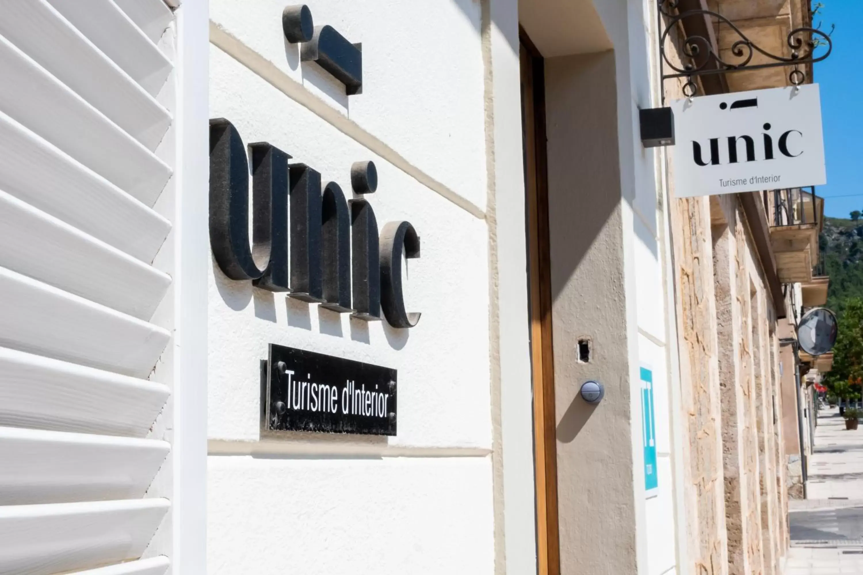 Facade/entrance in Unic - Turisme d'interior