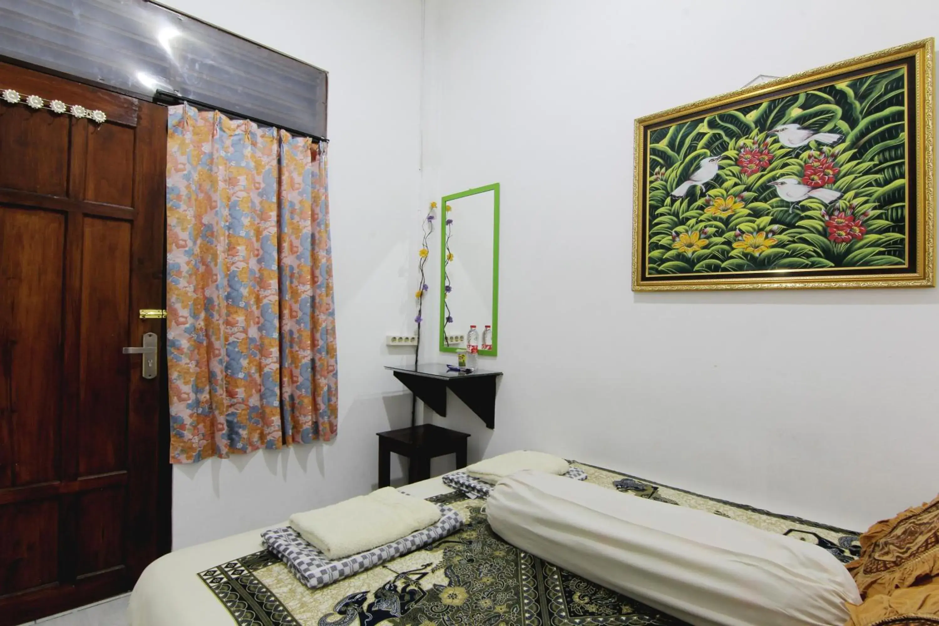 Photo of the whole room, Bed in Tiga Dua Homestay