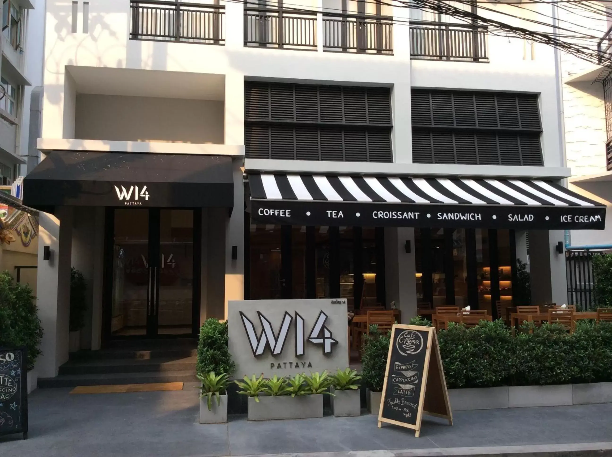 Facade/entrance in W14 Pattaya