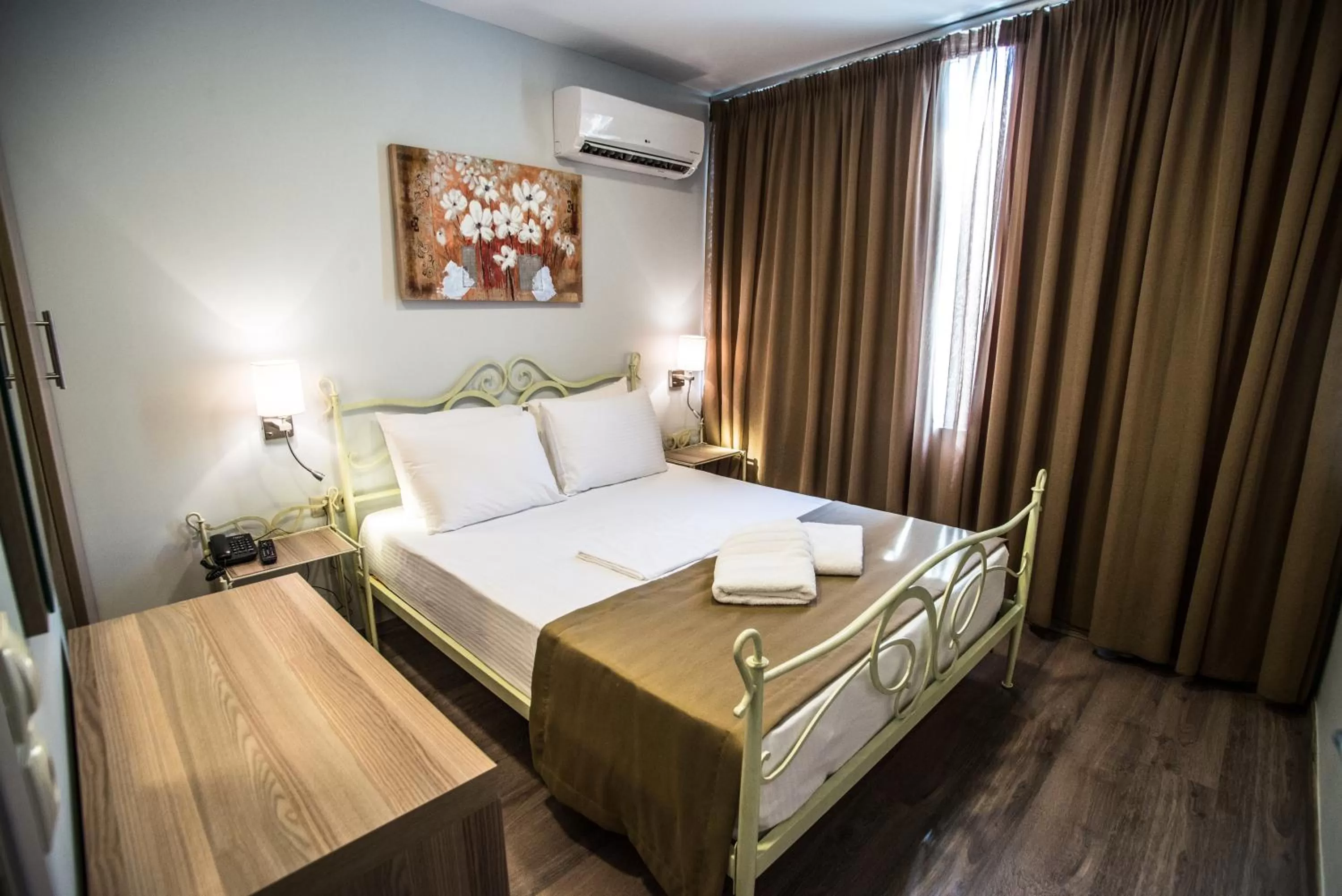 Bedroom, Bed in Argo Hotel Piraeus