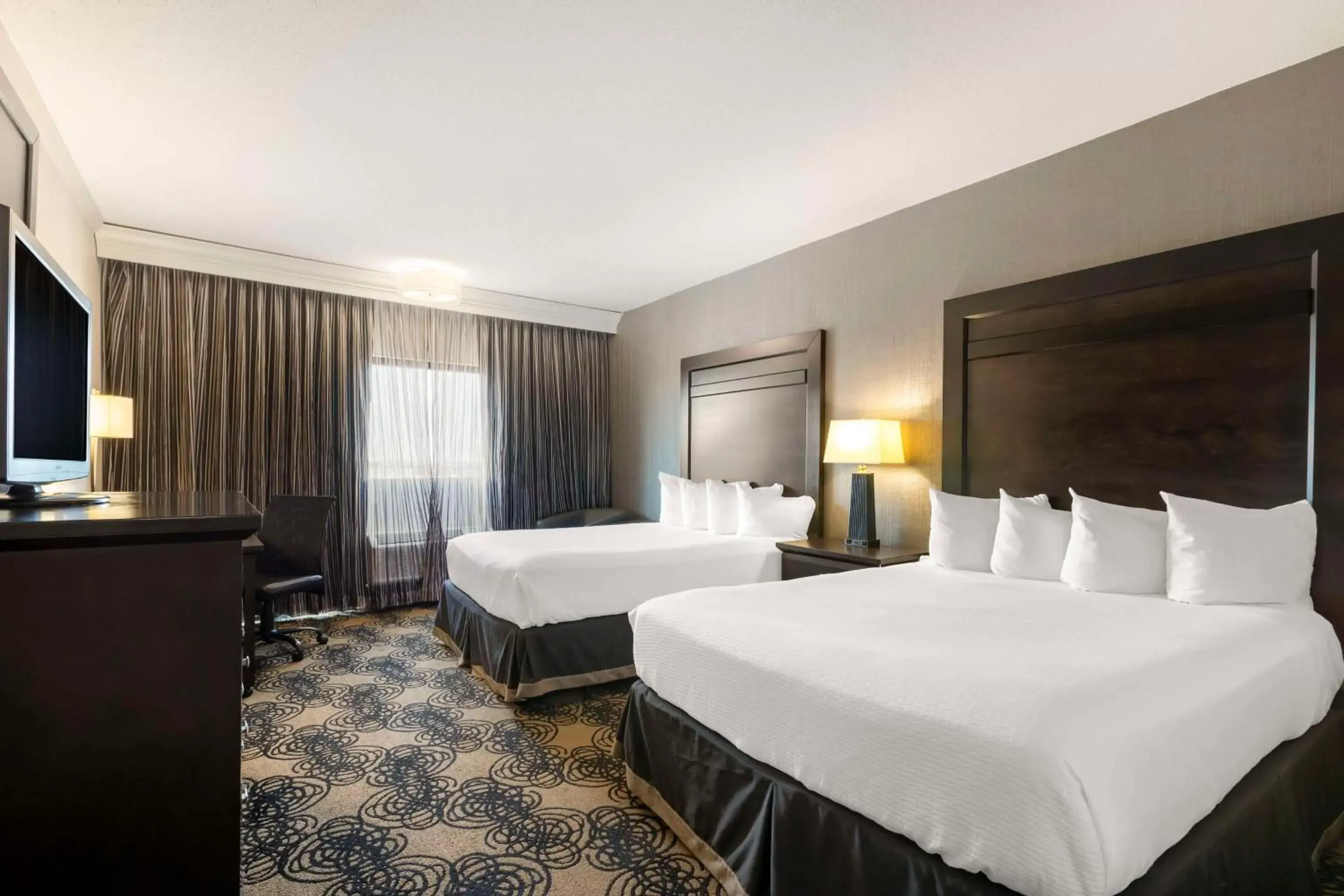 Bedroom, Bed in Best Western Plus Midwest Inn